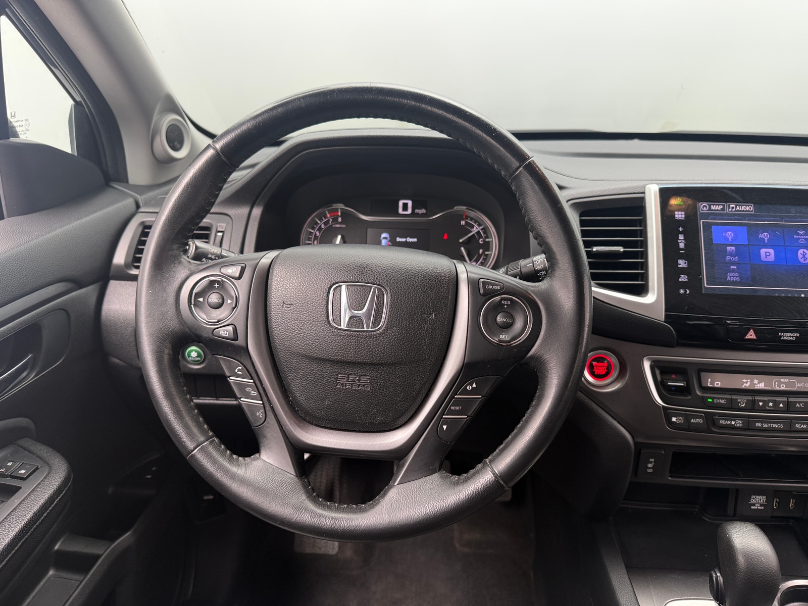 Thumbnail: 2016 Honda Pilot - 4