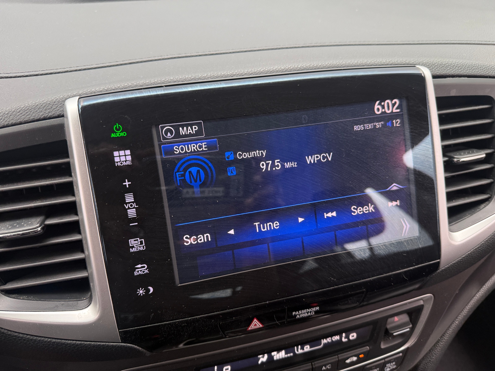 Thumbnail: 2016 Honda Pilot - 3