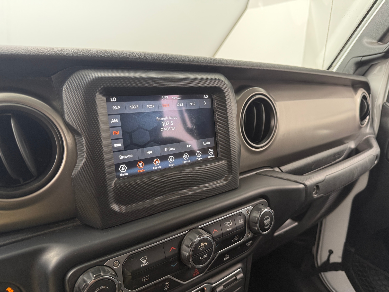 Thumbnail: 2021 Jeep Gladiator - 4