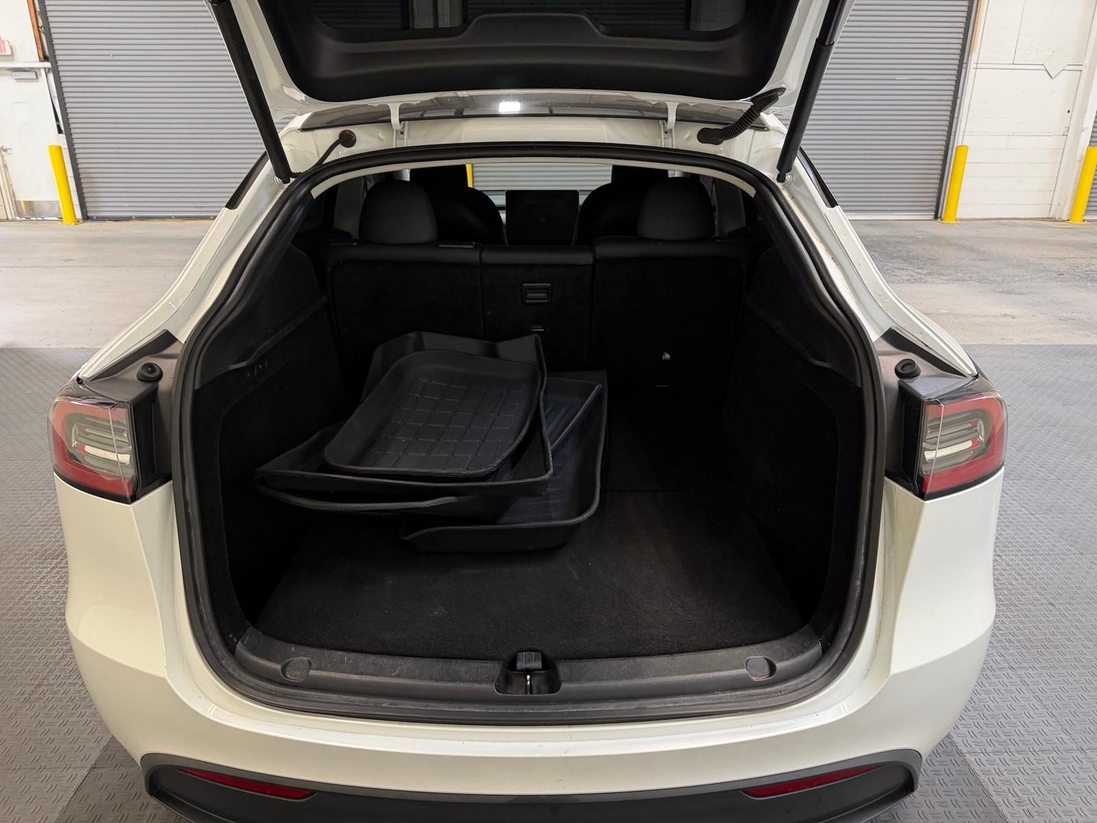 Thumbnail: 2023 Tesla Model Y - 6