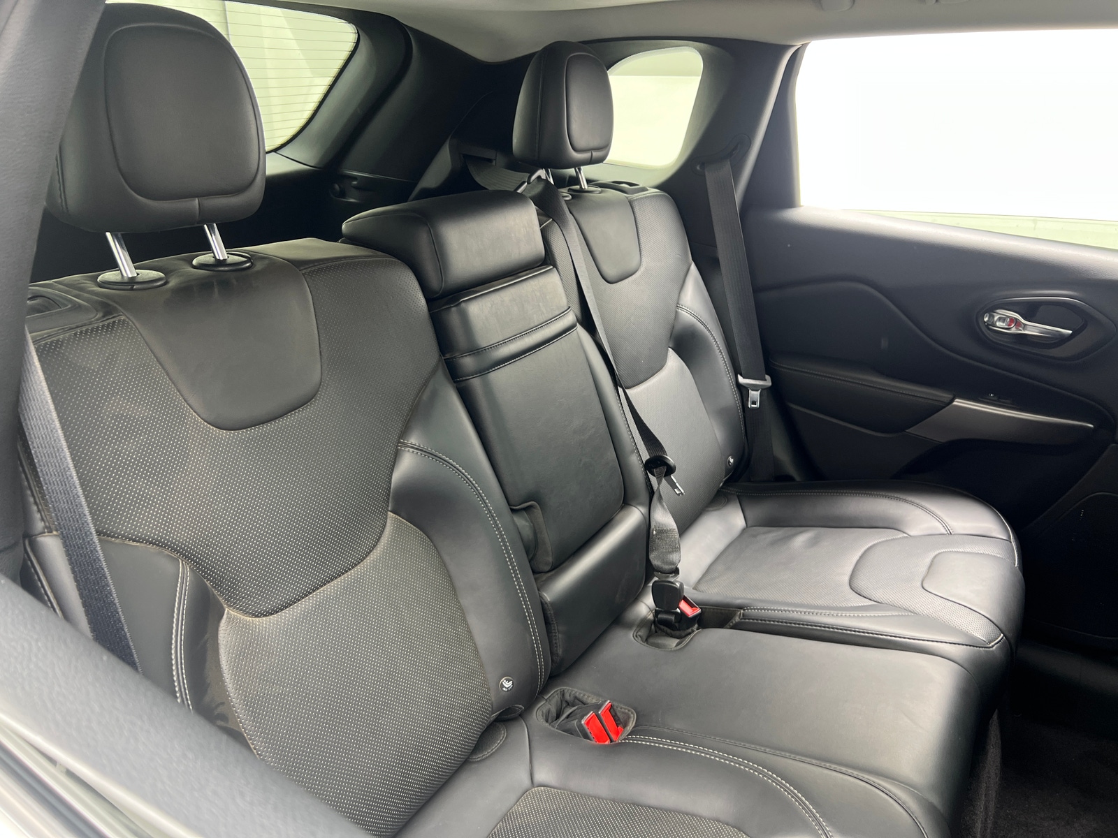 Thumbnail: 2019 Jeep Cherokee - 5
