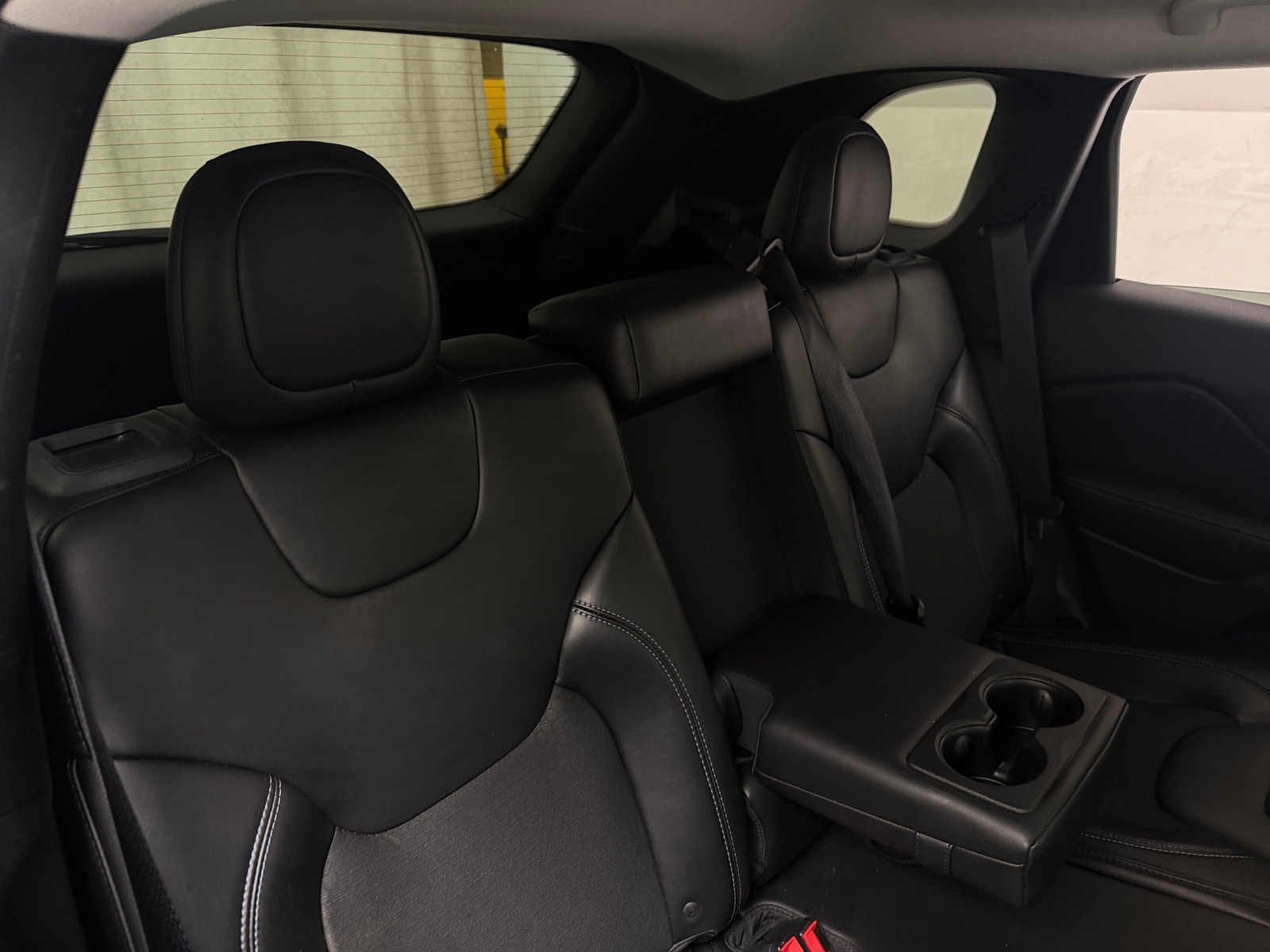 Thumbnail: 2019 Jeep Cherokee - 6