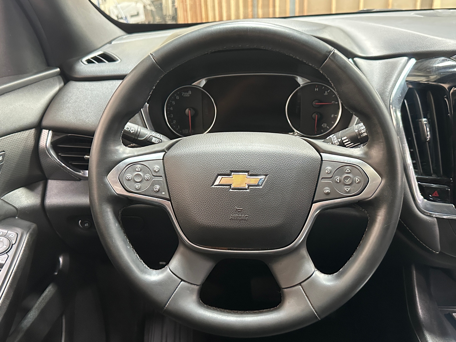 Thumbnail: 2023 Chevrolet Traverse - 4