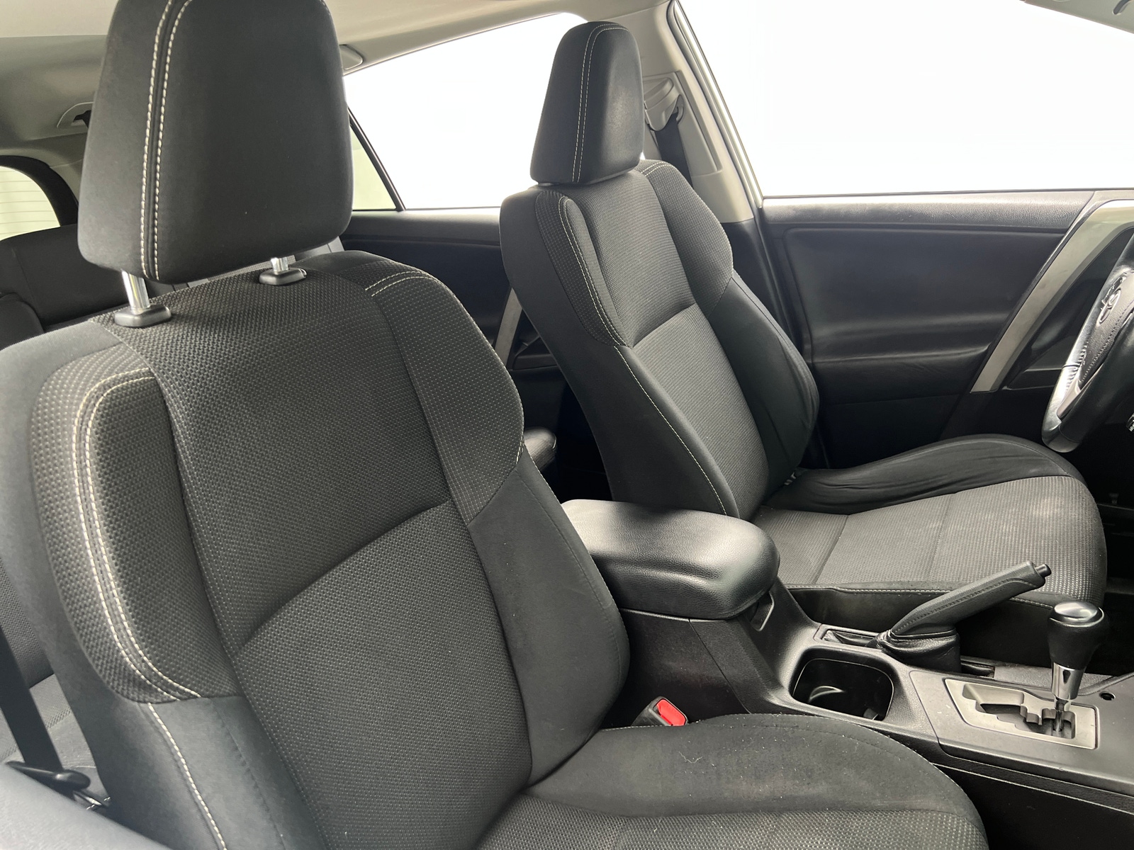 Thumbnail: 2016 Toyota RAV4 - 2
