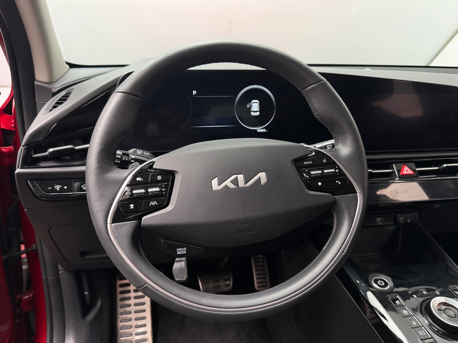 Thumbnail: 2023 Kia Niro - 4