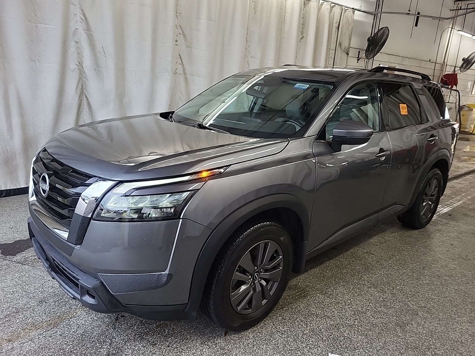 2024 Nissan Pathfinder SV
