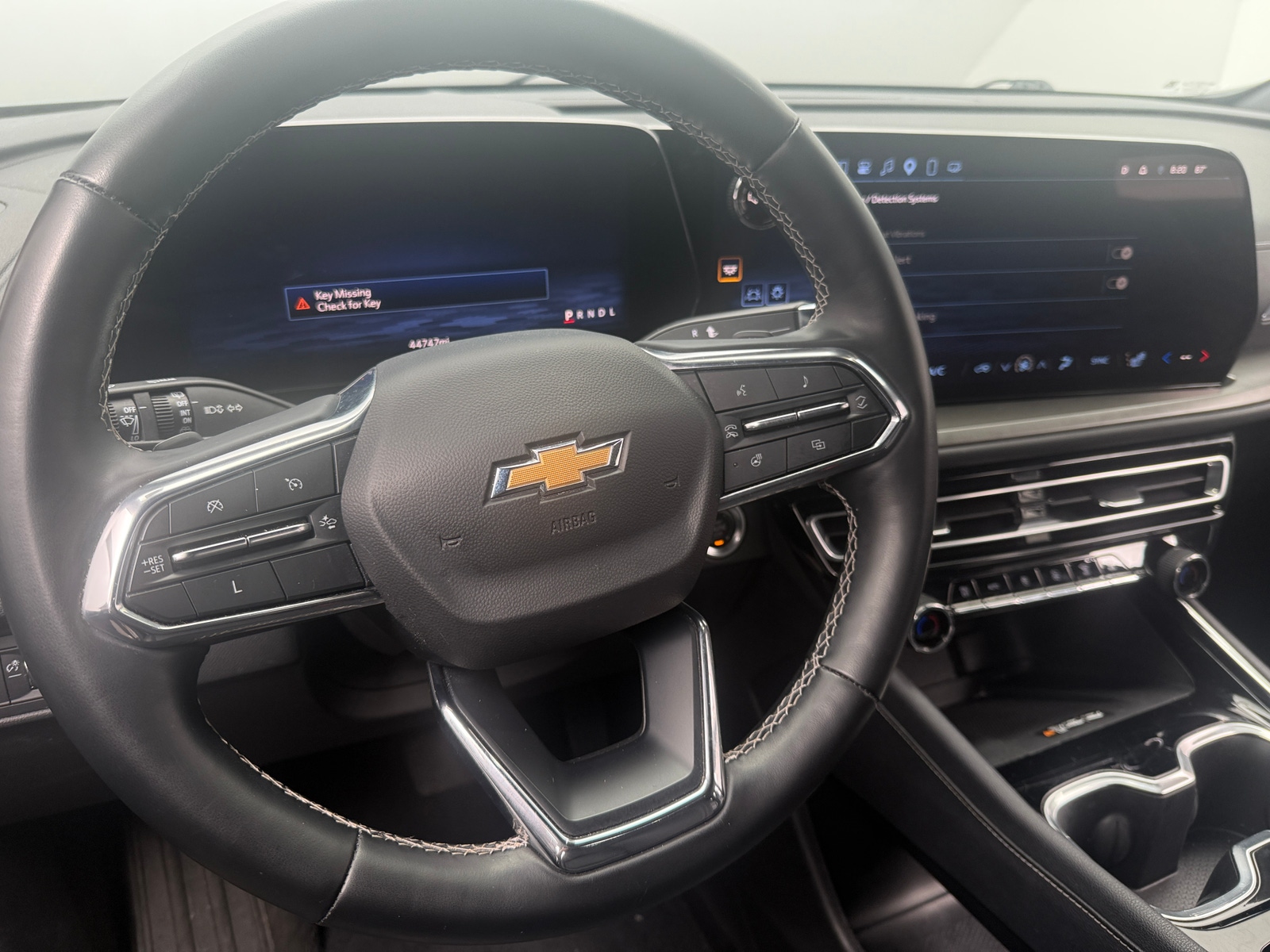 Thumbnail: 2025 Chevrolet Traverse - 4