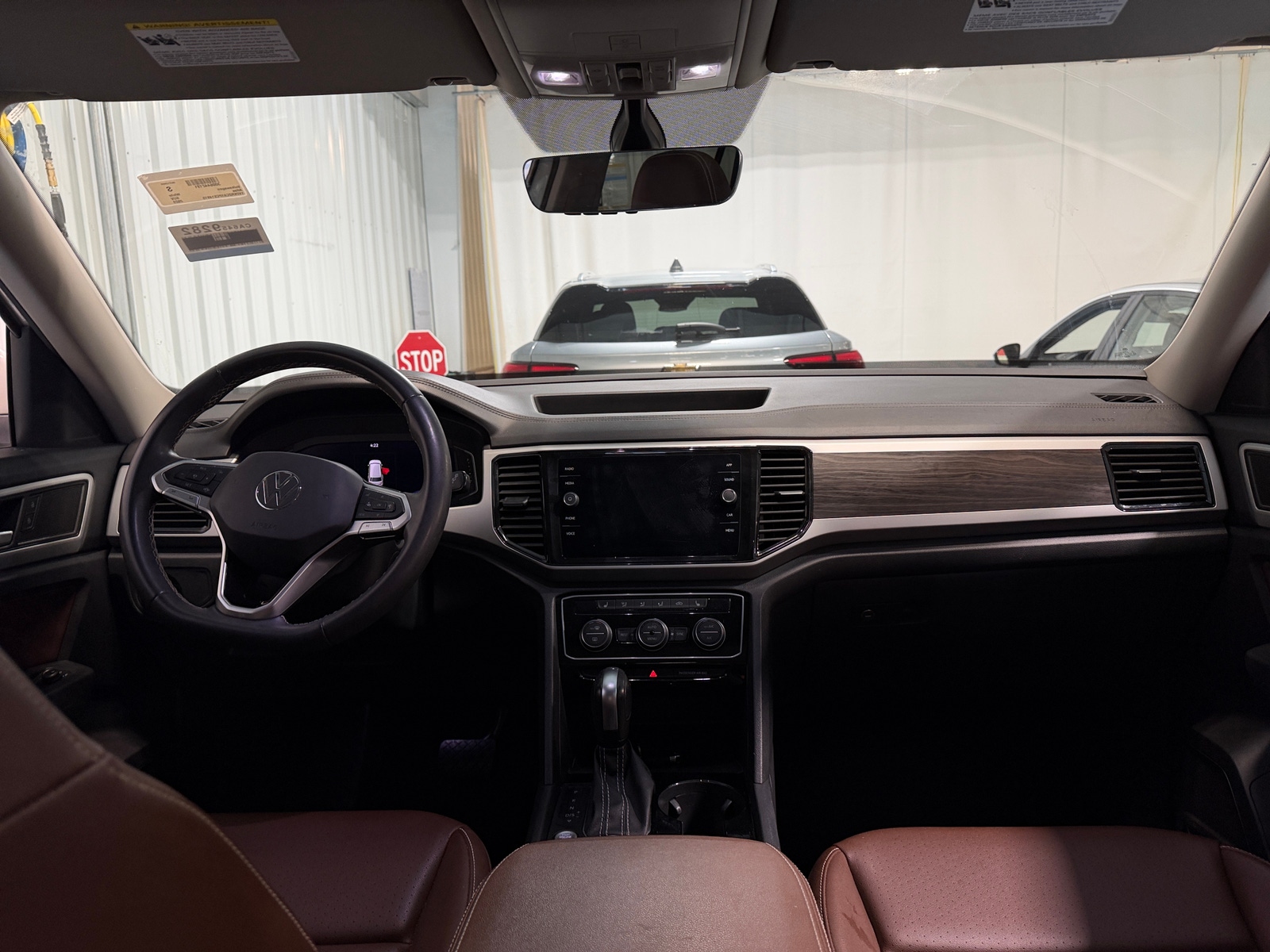 Thumbnail: 2023 Volkswagen Atlas - 3