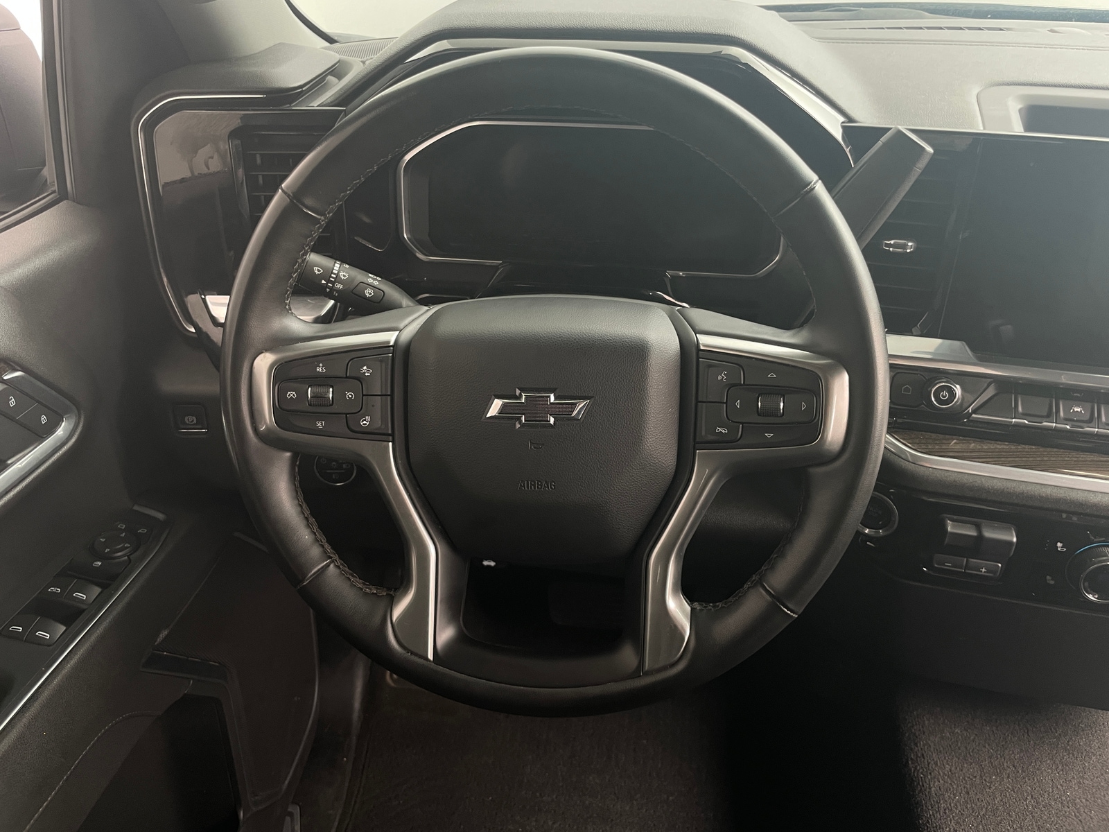 Thumbnail: 2026 Chevrolet Silverado 1500 - 5