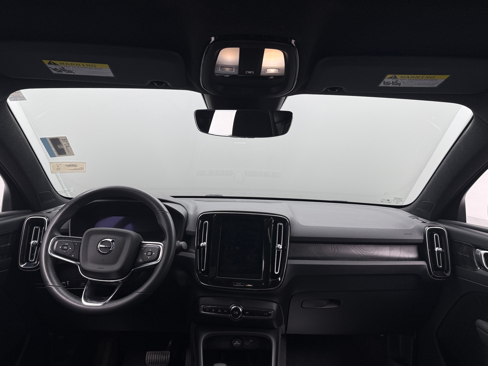 Thumbnail: 2022 Volvo C40 - 3