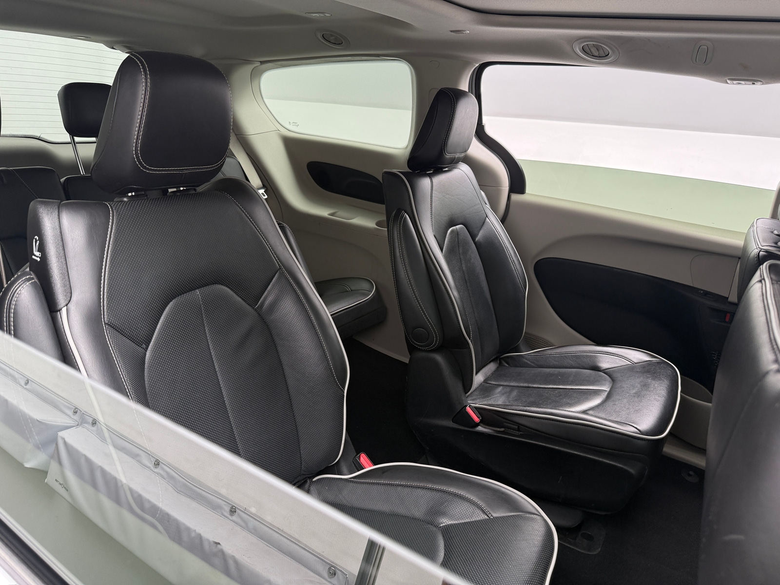 Thumbnail: 2023 Chrysler Pacifica - 5
