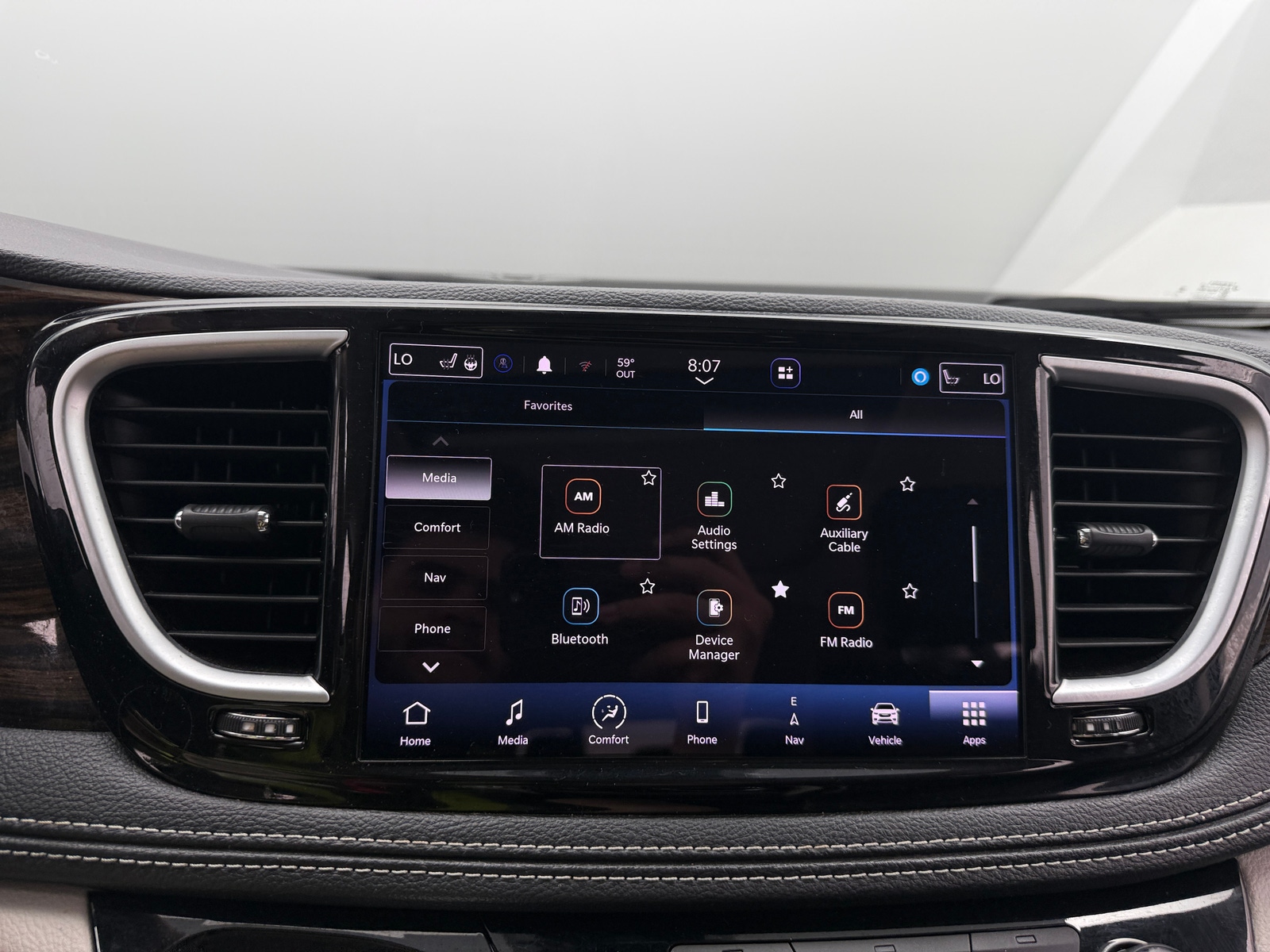Thumbnail: 2023 Chrysler Pacifica - 3