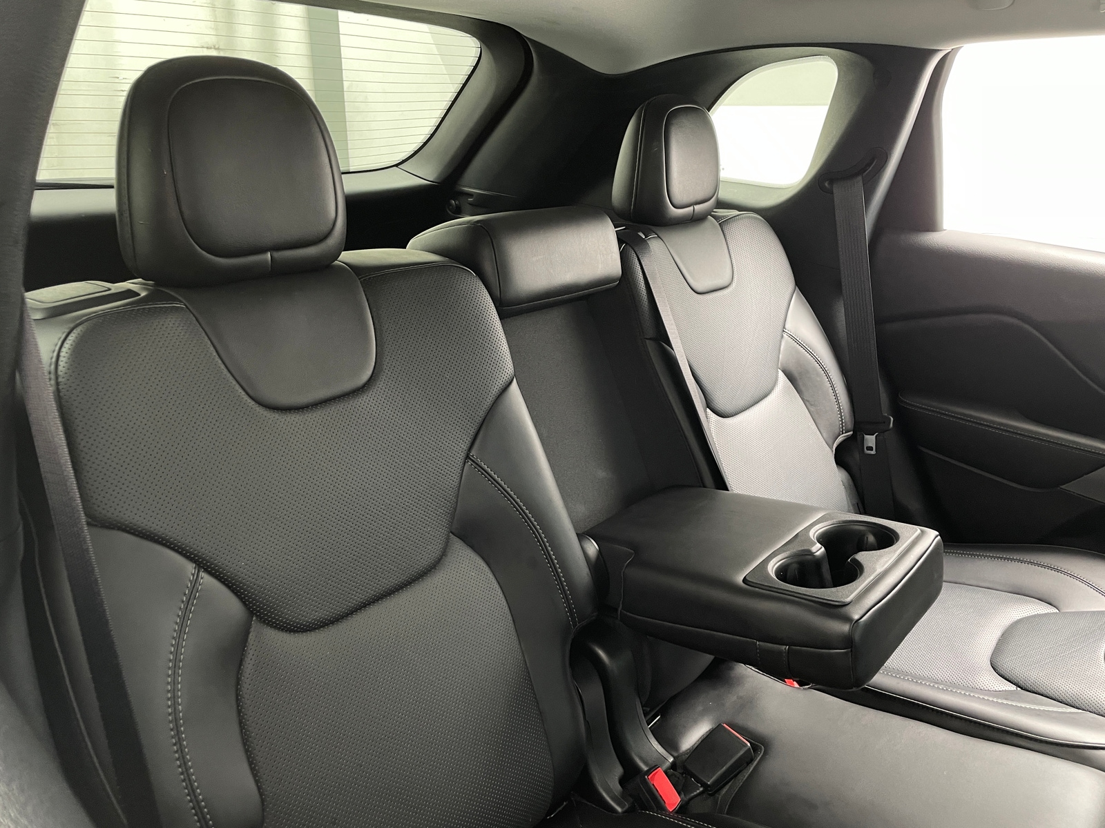 Thumbnail: 2019 Jeep Cherokee - 5