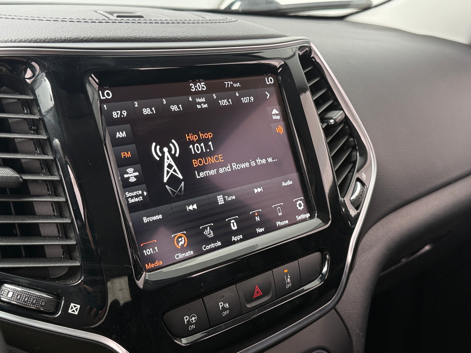 Thumbnail: 2019 Jeep Cherokee - 3