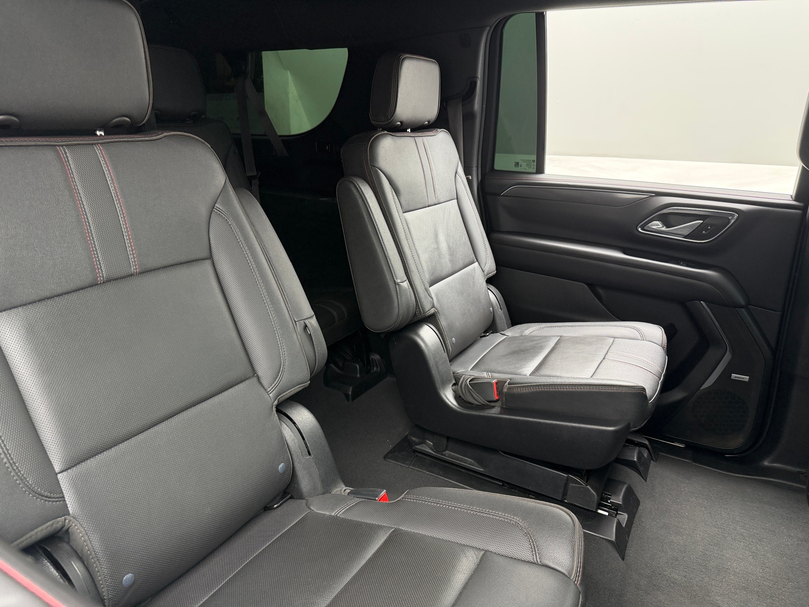 Thumbnail: 2022 Chevrolet Suburban - 5