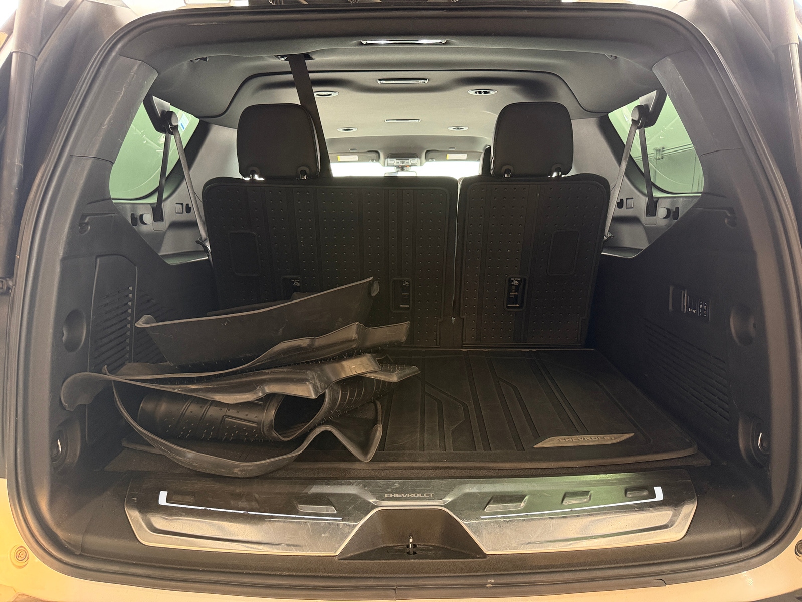 Thumbnail: 2022 Chevrolet Suburban - 6
