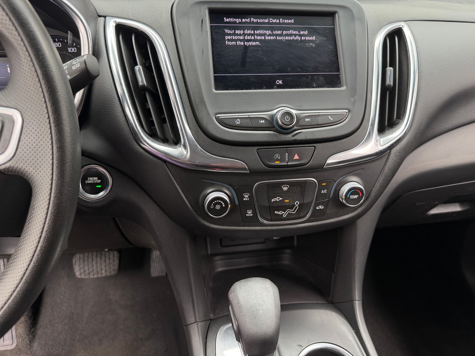 Thumbnail: 2022 Chevrolet Equinox - 4