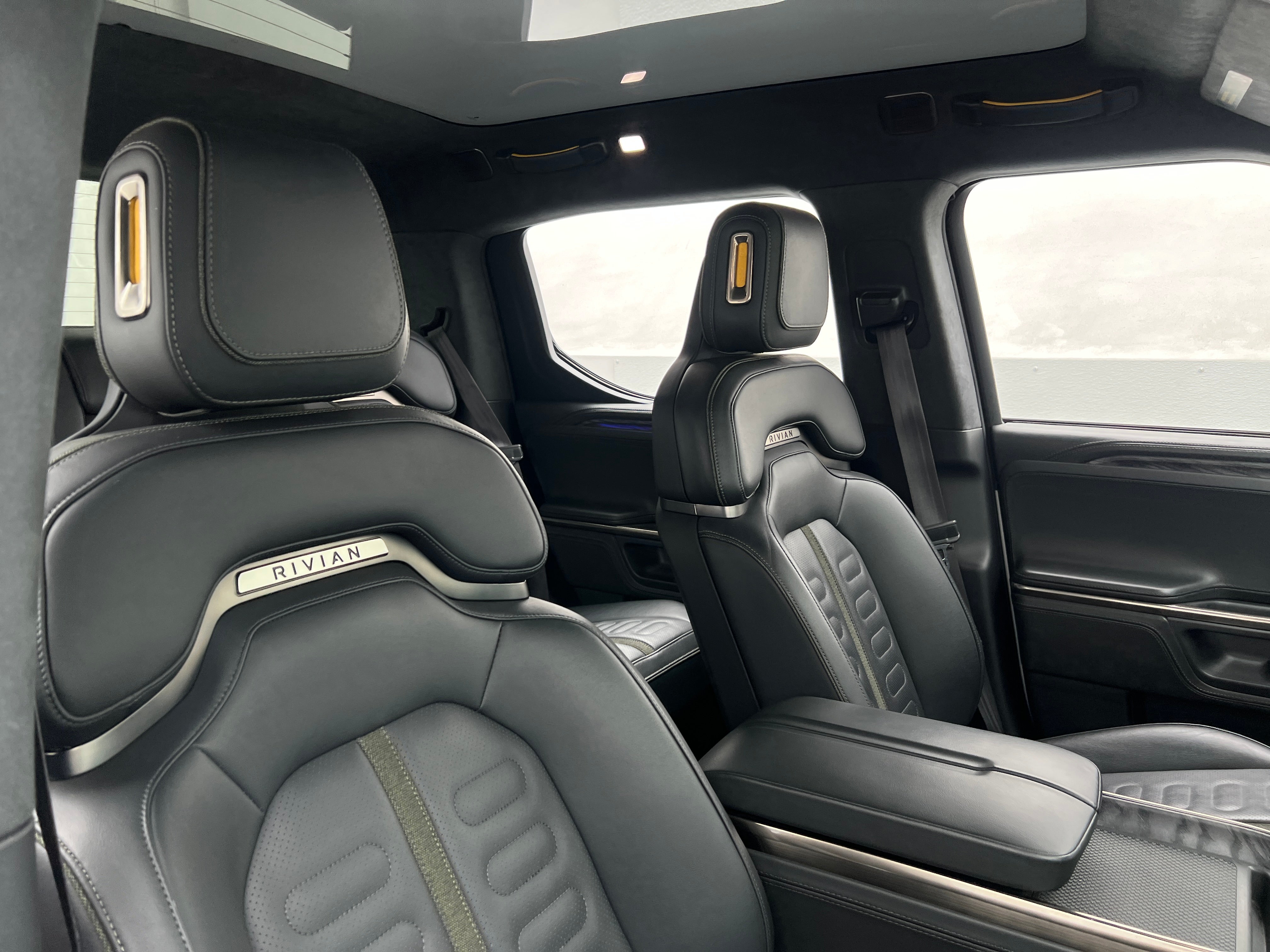 2022 Rivian R1T