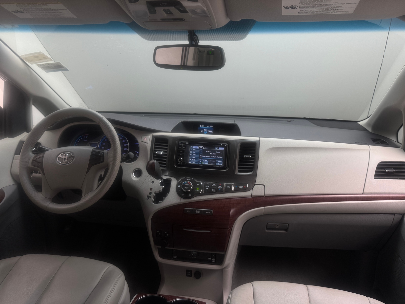 Thumbnail: 2013 Toyota Sienna - 3