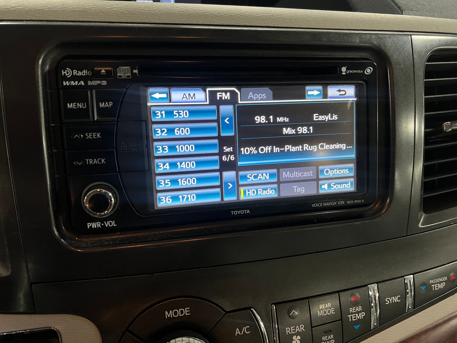 Thumbnail: 2013 Toyota Sienna - 4