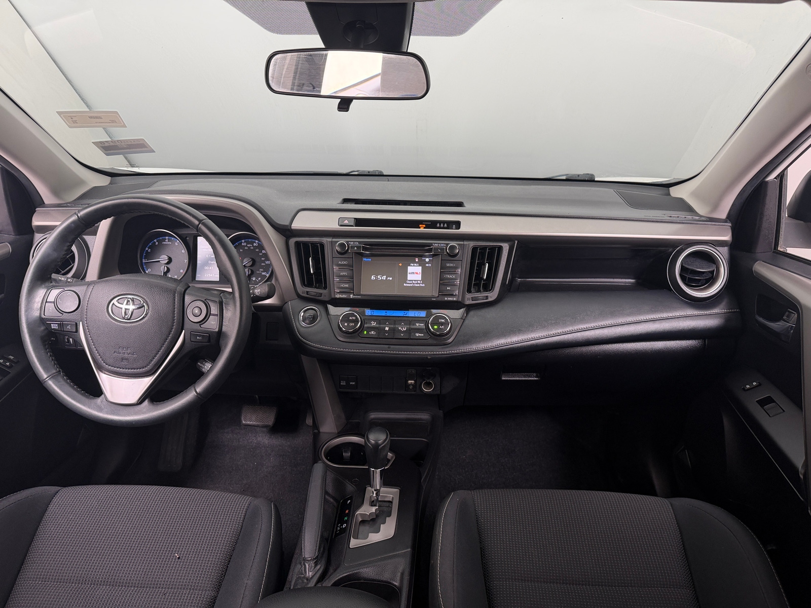 Thumbnail: 2018 Toyota RAV4 - 3