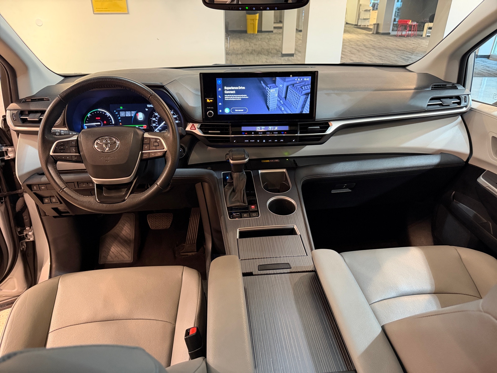 Thumbnail: 2025 Toyota Sienna - 2