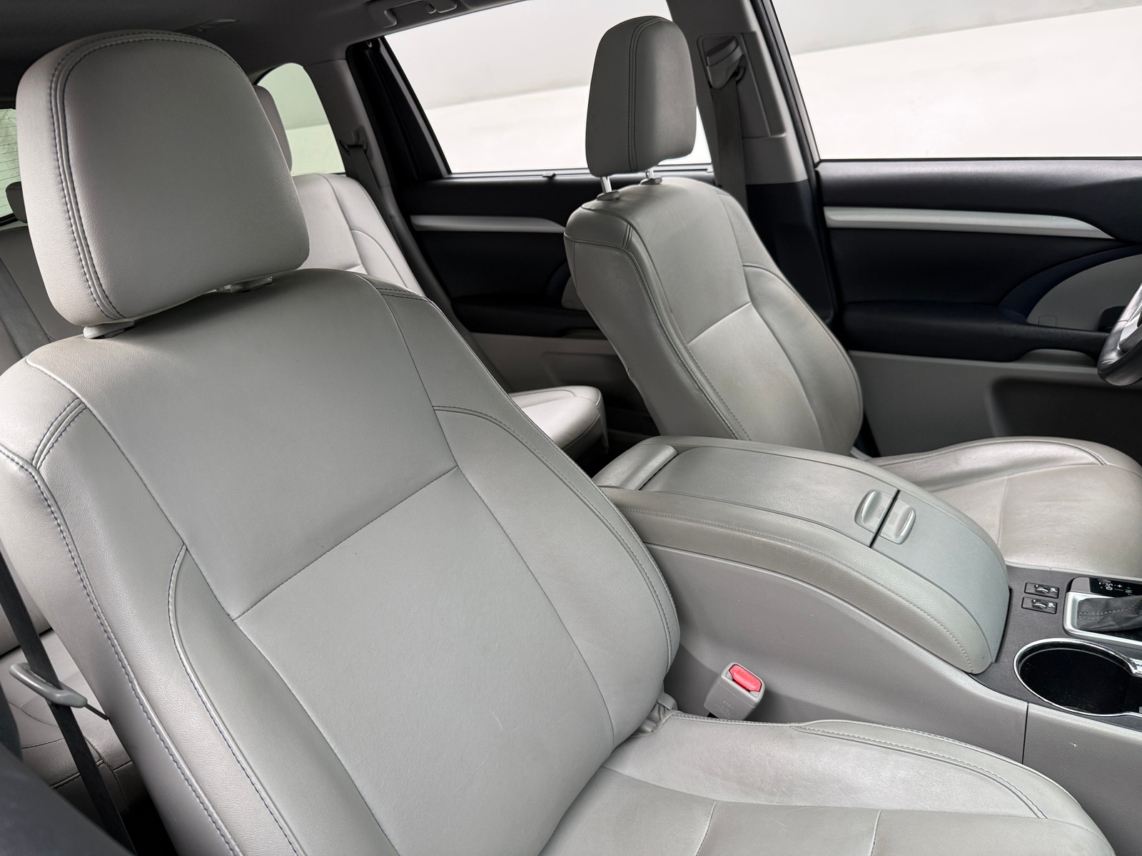Thumbnail: 2015 Toyota Highlander - 2