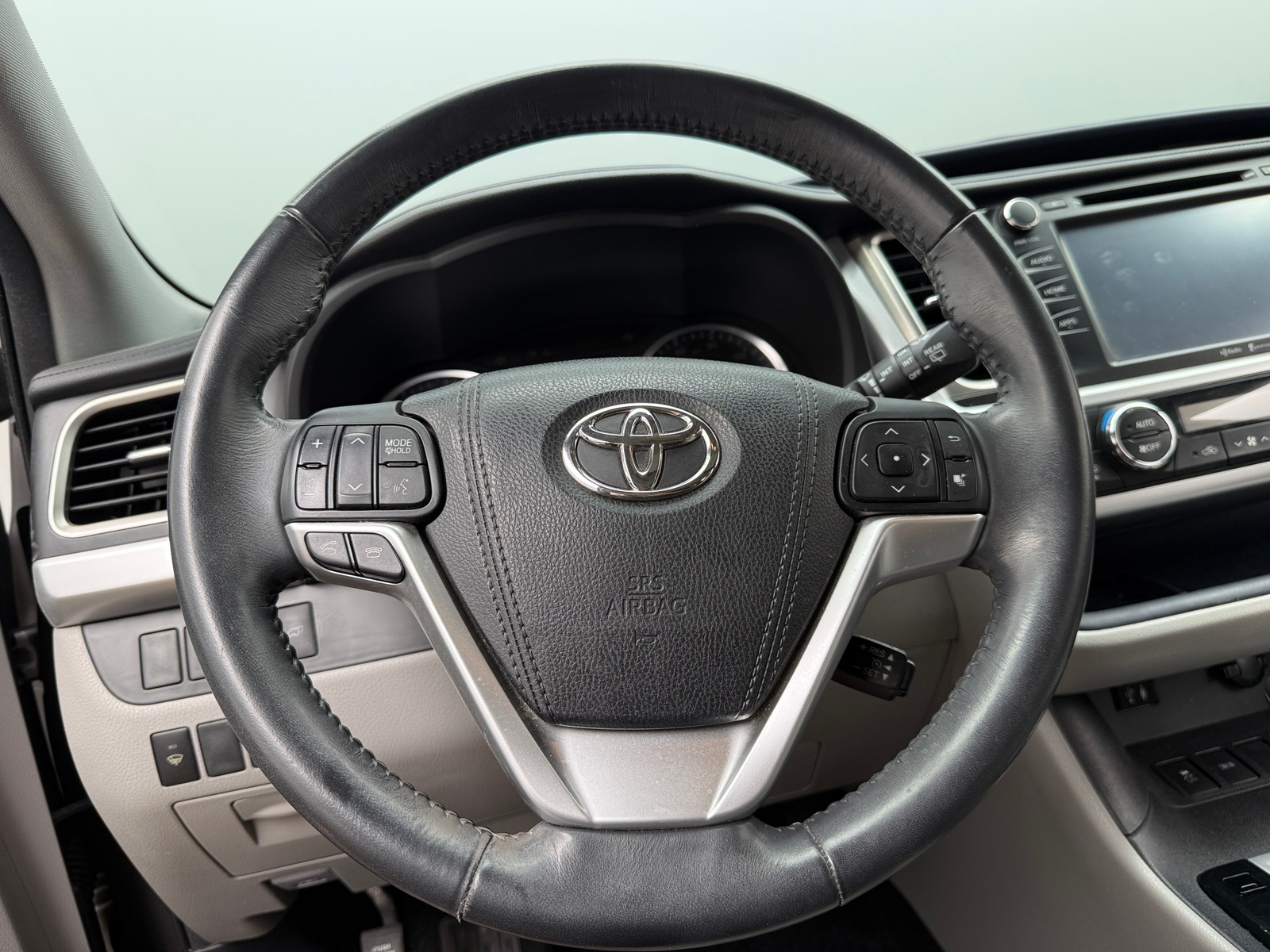 Thumbnail: 2015 Toyota Highlander - 5