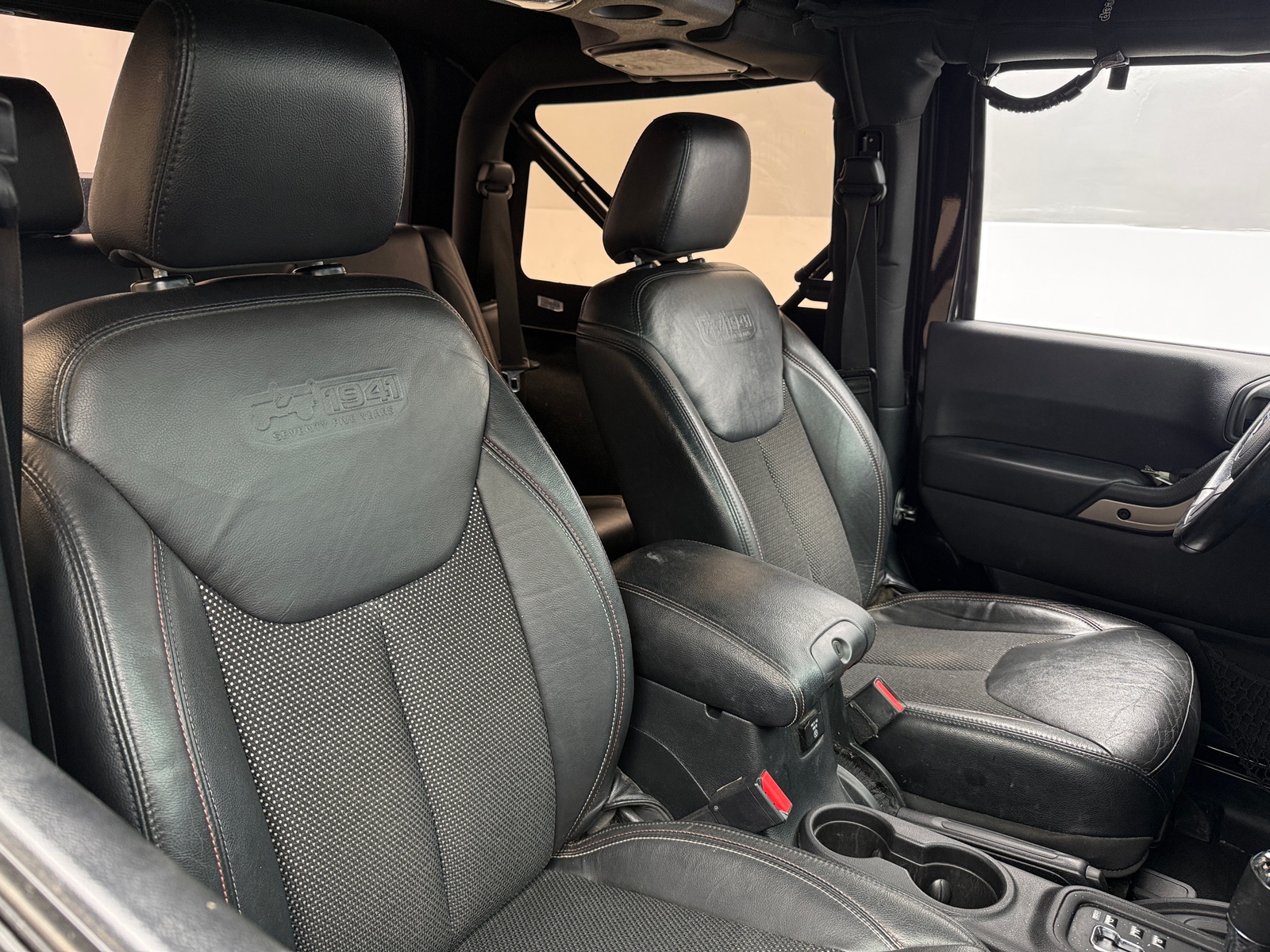 Thumbnail: 2016 Jeep Wrangler - 2