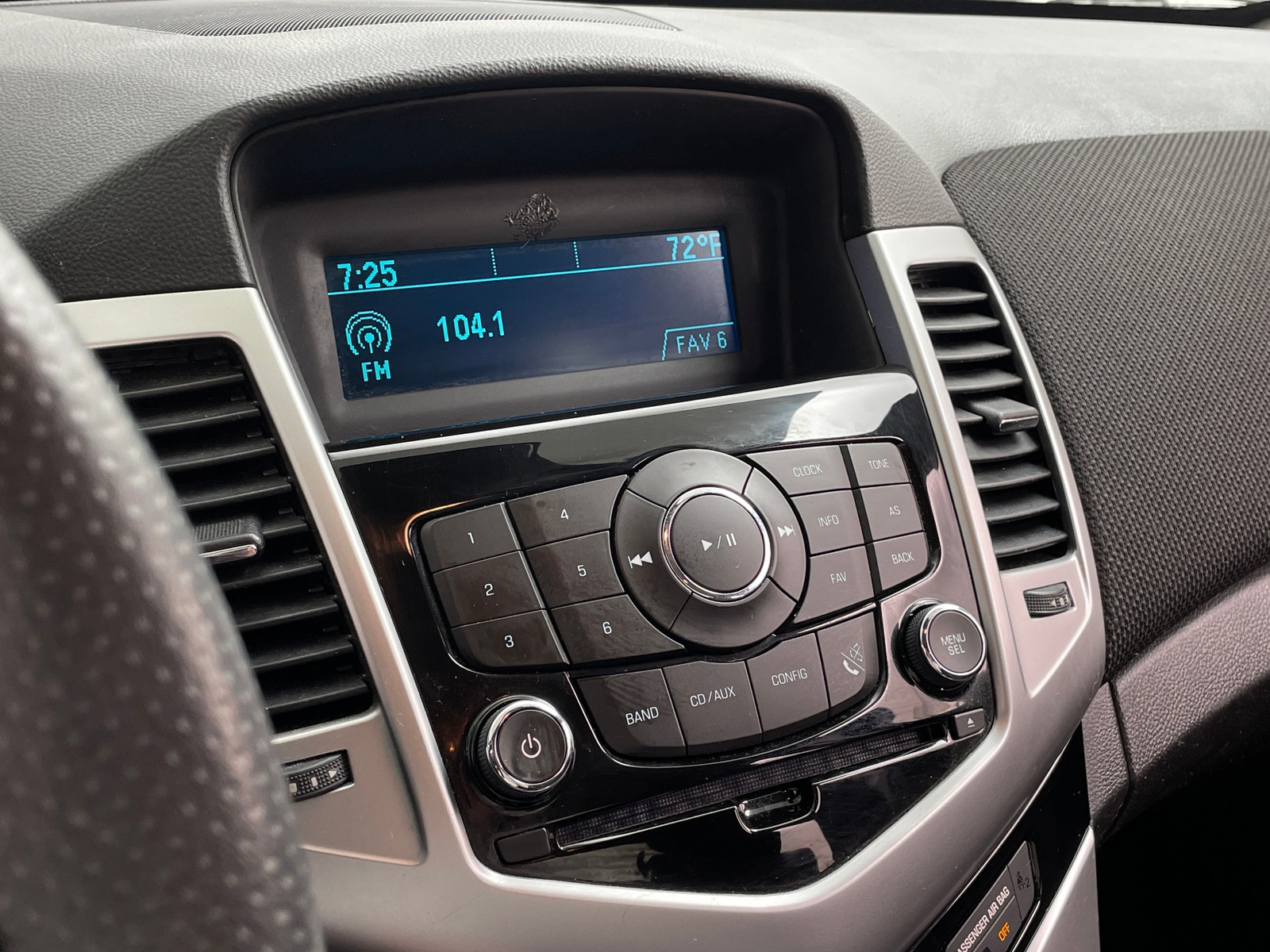 Thumbnail: 2015 Chevrolet Cruze - 4