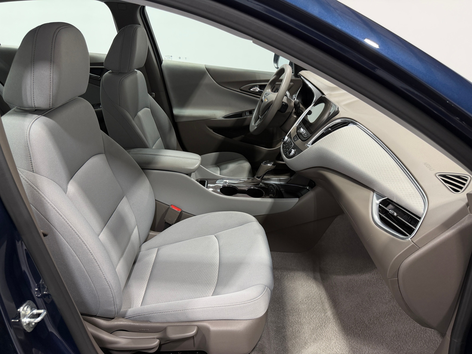 Thumbnail: 2020 Chevrolet Malibu - 2