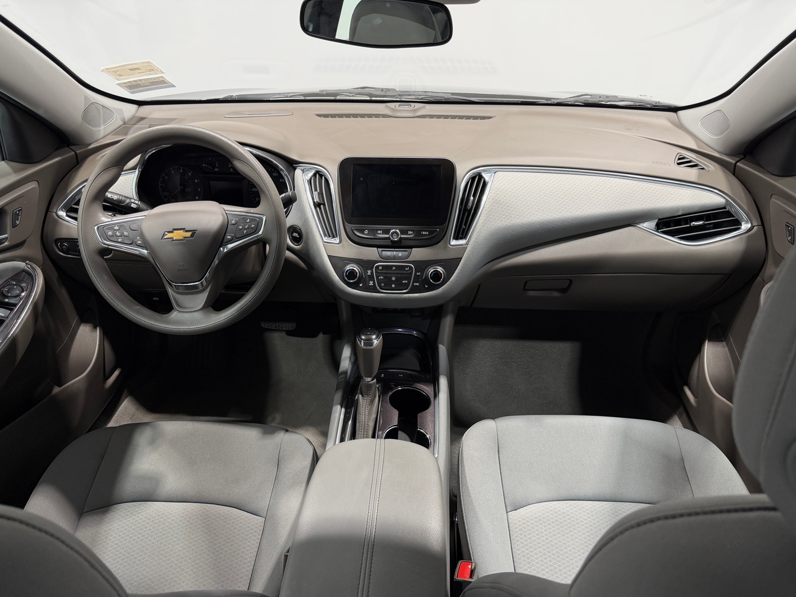 Thumbnail: 2020 Chevrolet Malibu - 3
