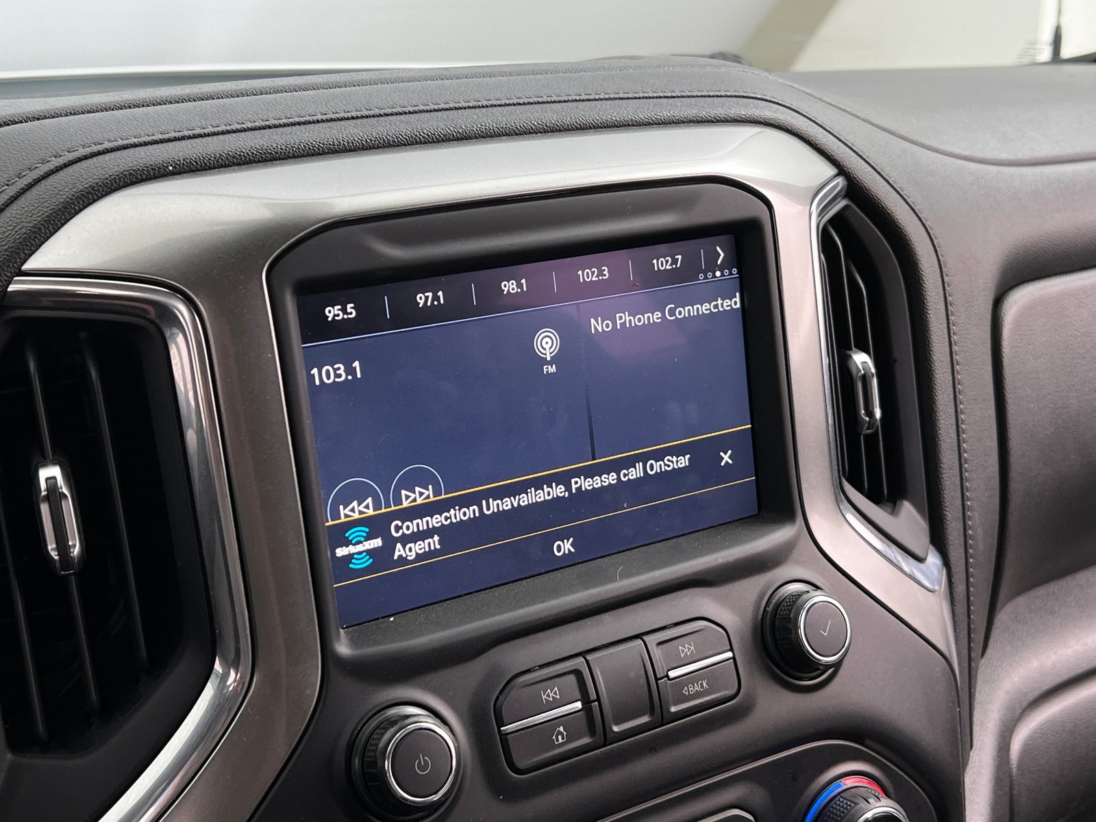 Thumbnail: 2021 Chevrolet Silverado 1500 - 4