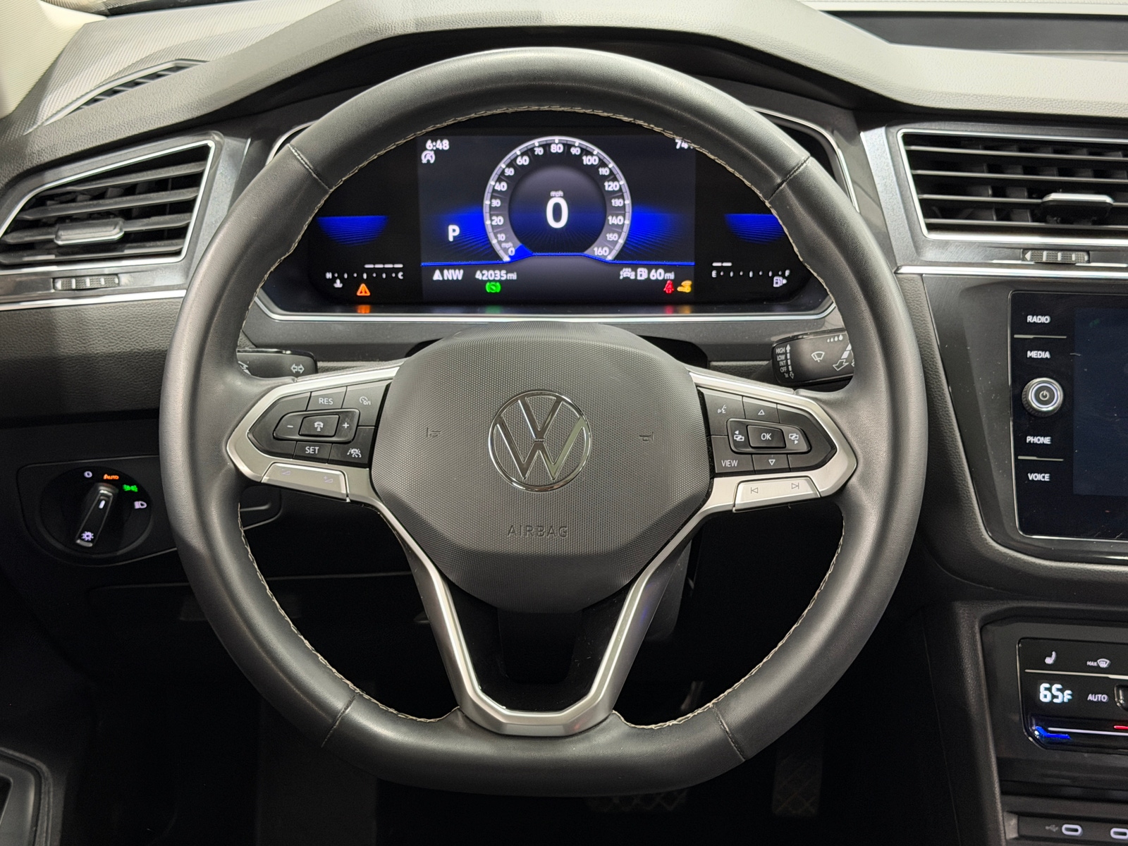 Thumbnail: 2022 Volkswagen Tiguan - 5