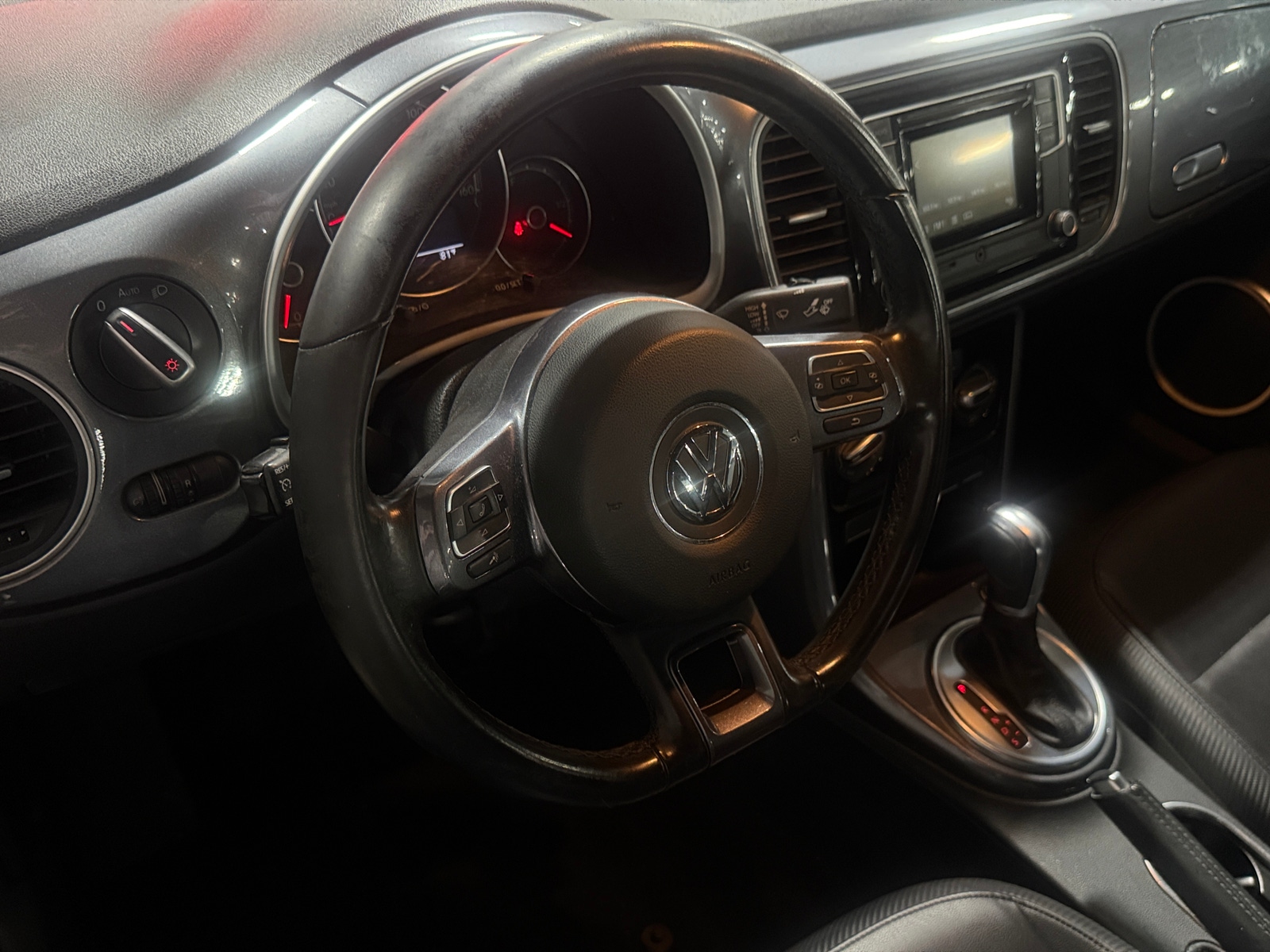 Thumbnail: 2017 Volkswagen Beetle - 4
