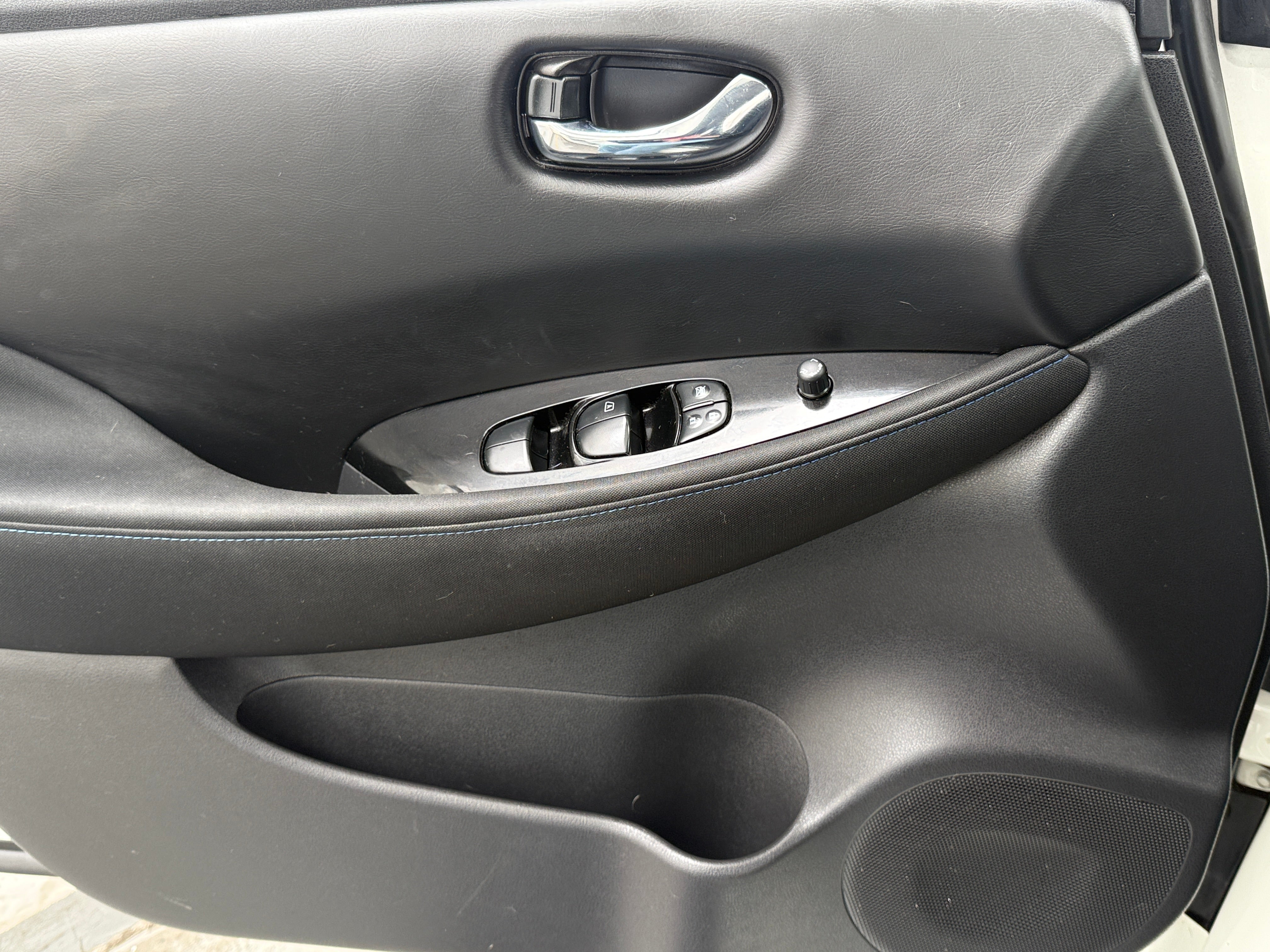Used 2020 Nissan Leaf SV with VIN 1N4AZ1CP4LC304157 for sale in Pewaukee, WI
