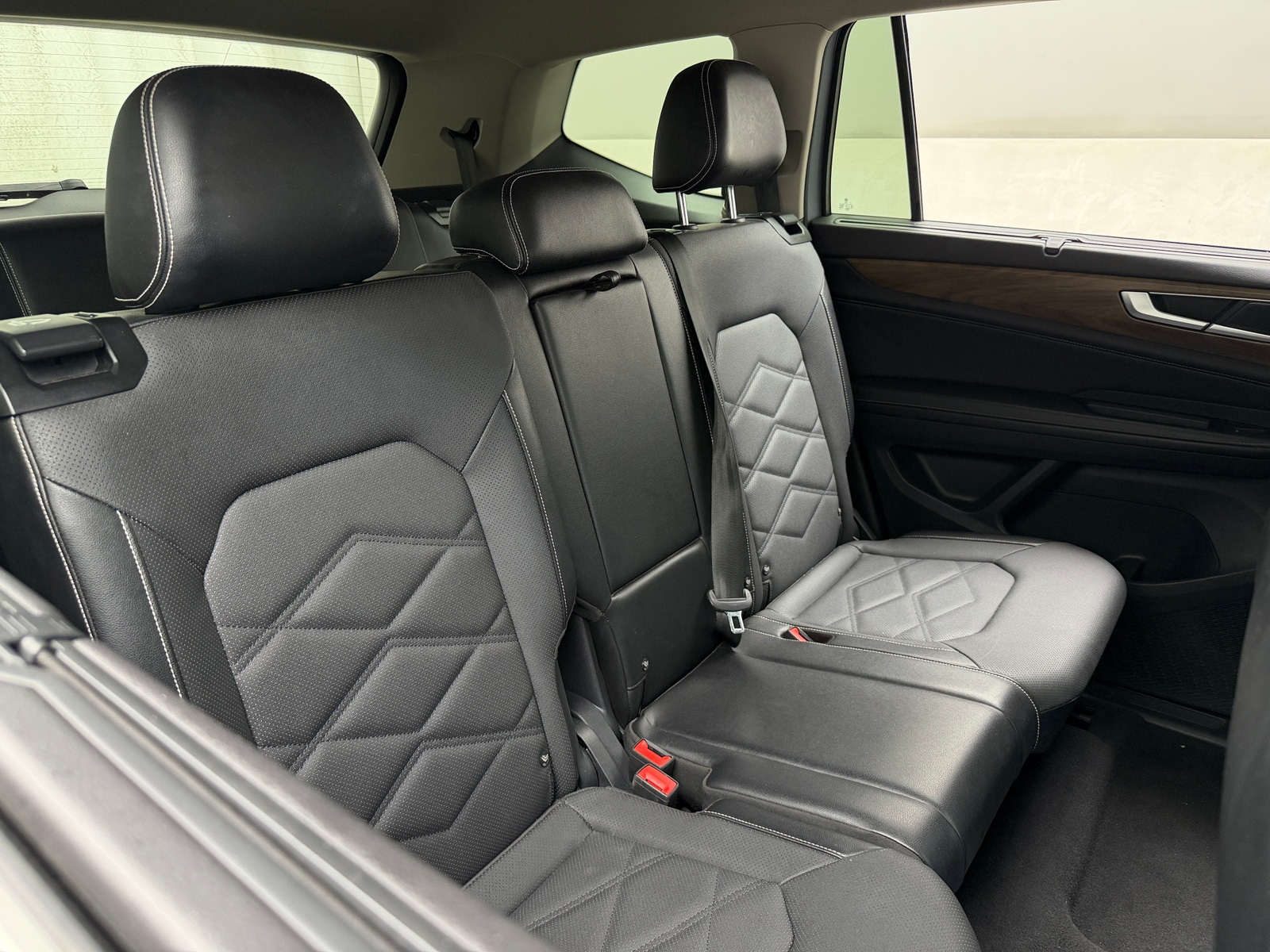 Thumbnail: 2024 Volkswagen Atlas - 5
