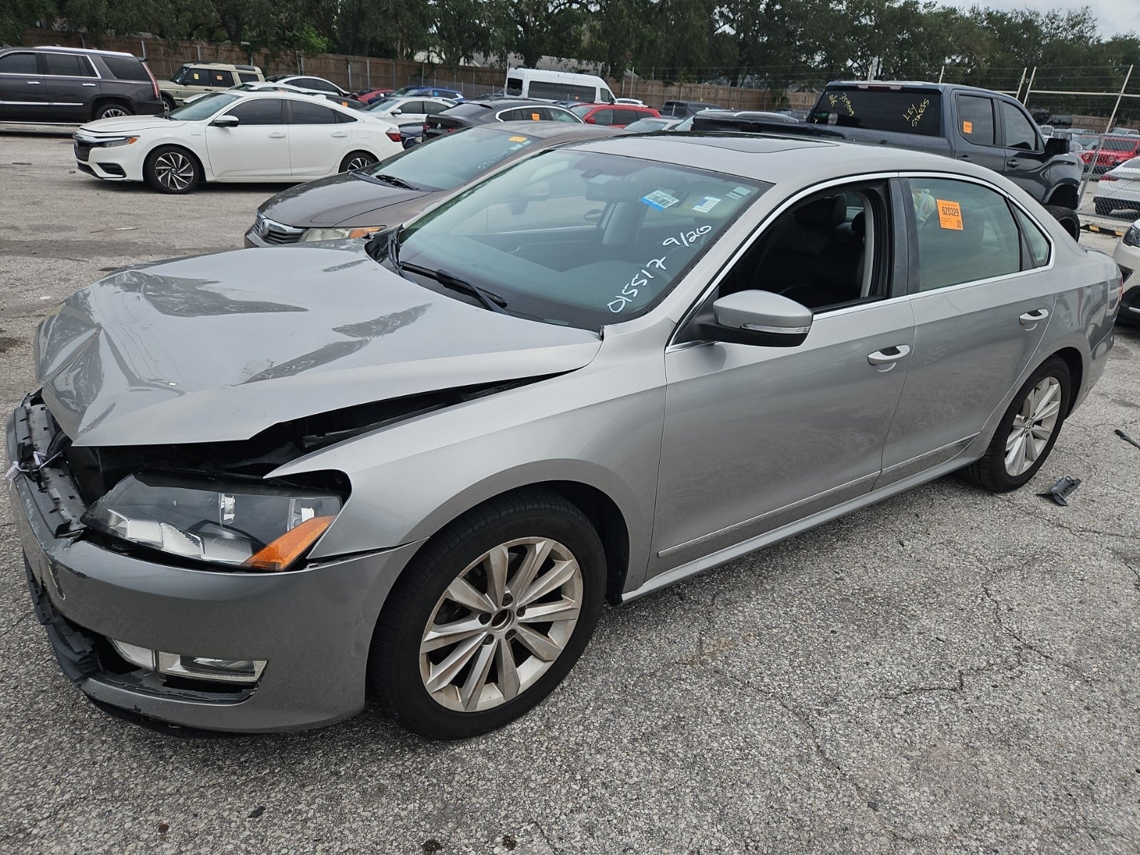 2013 Volkswagen Passat SEL Premium