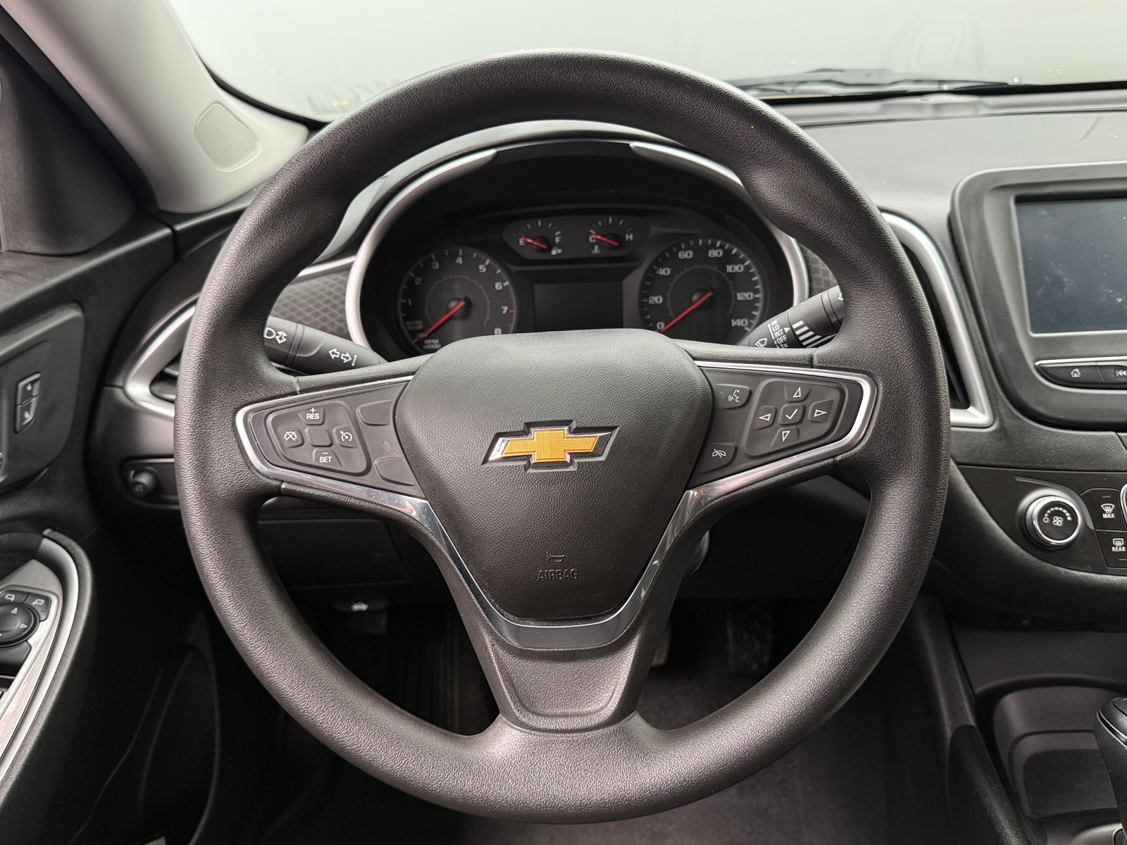 Thumbnail: 2018 Chevrolet Malibu - 5