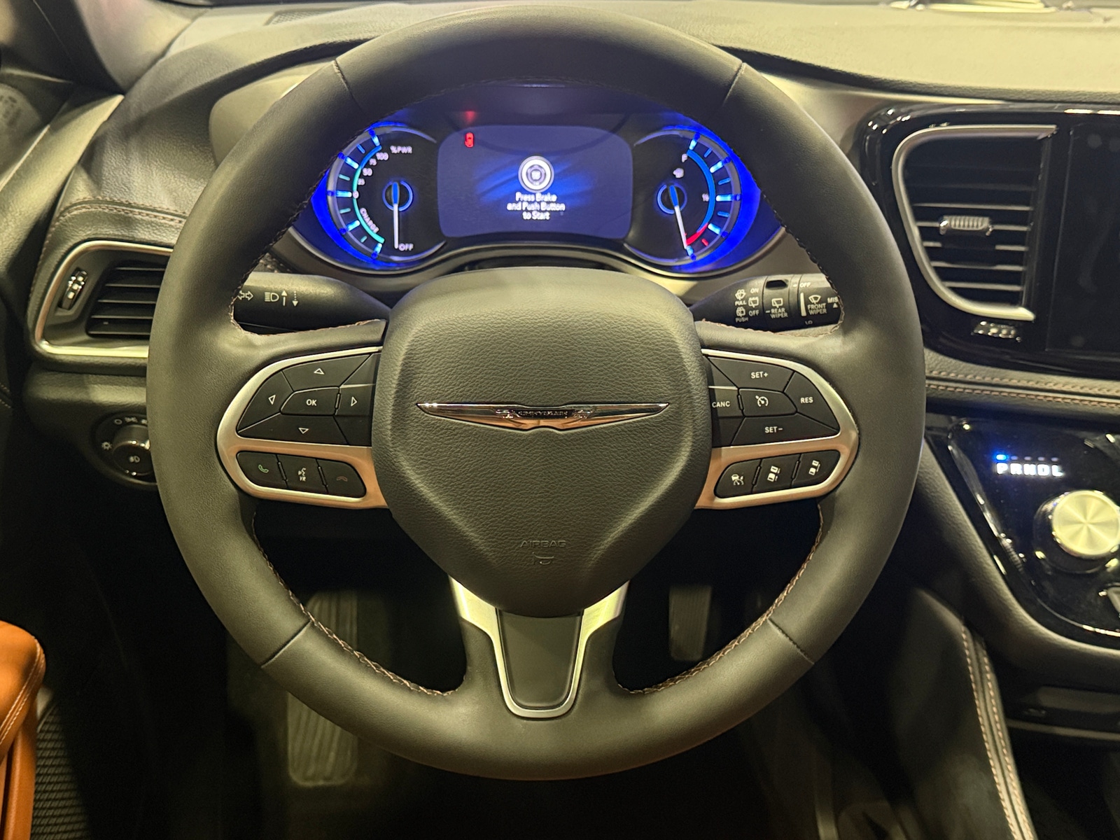 Thumbnail: 2025 Chrysler Pacifica - 4