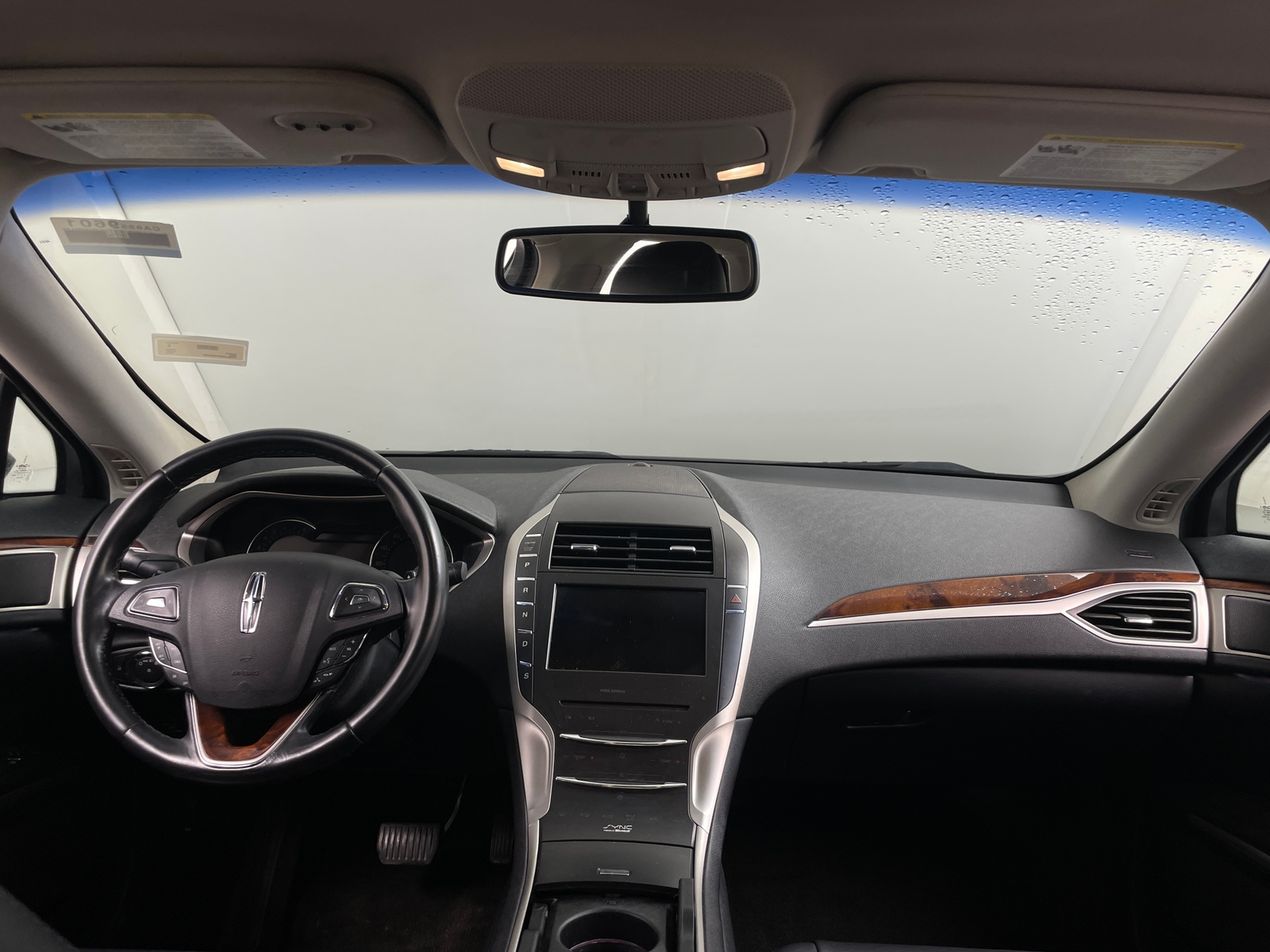 Thumbnail: 2015 Lincoln MKZ - 2