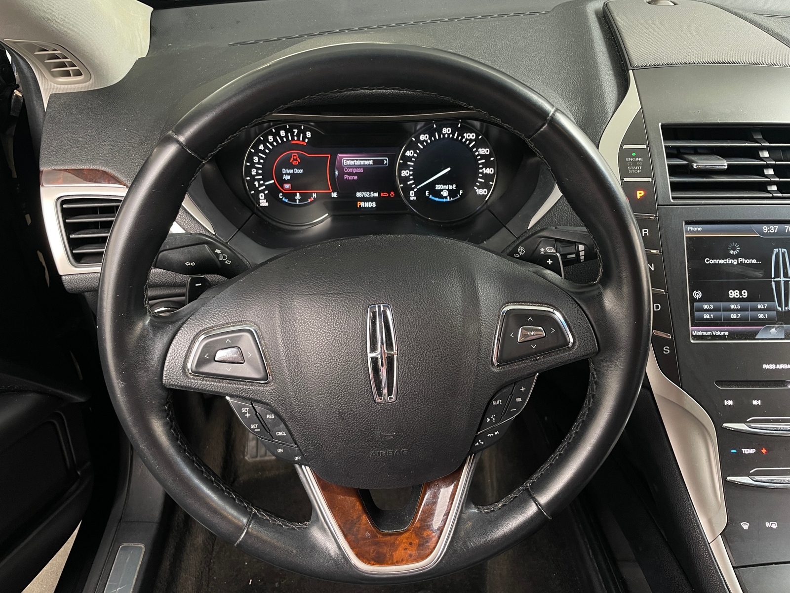 Thumbnail: 2015 Lincoln MKZ - 4