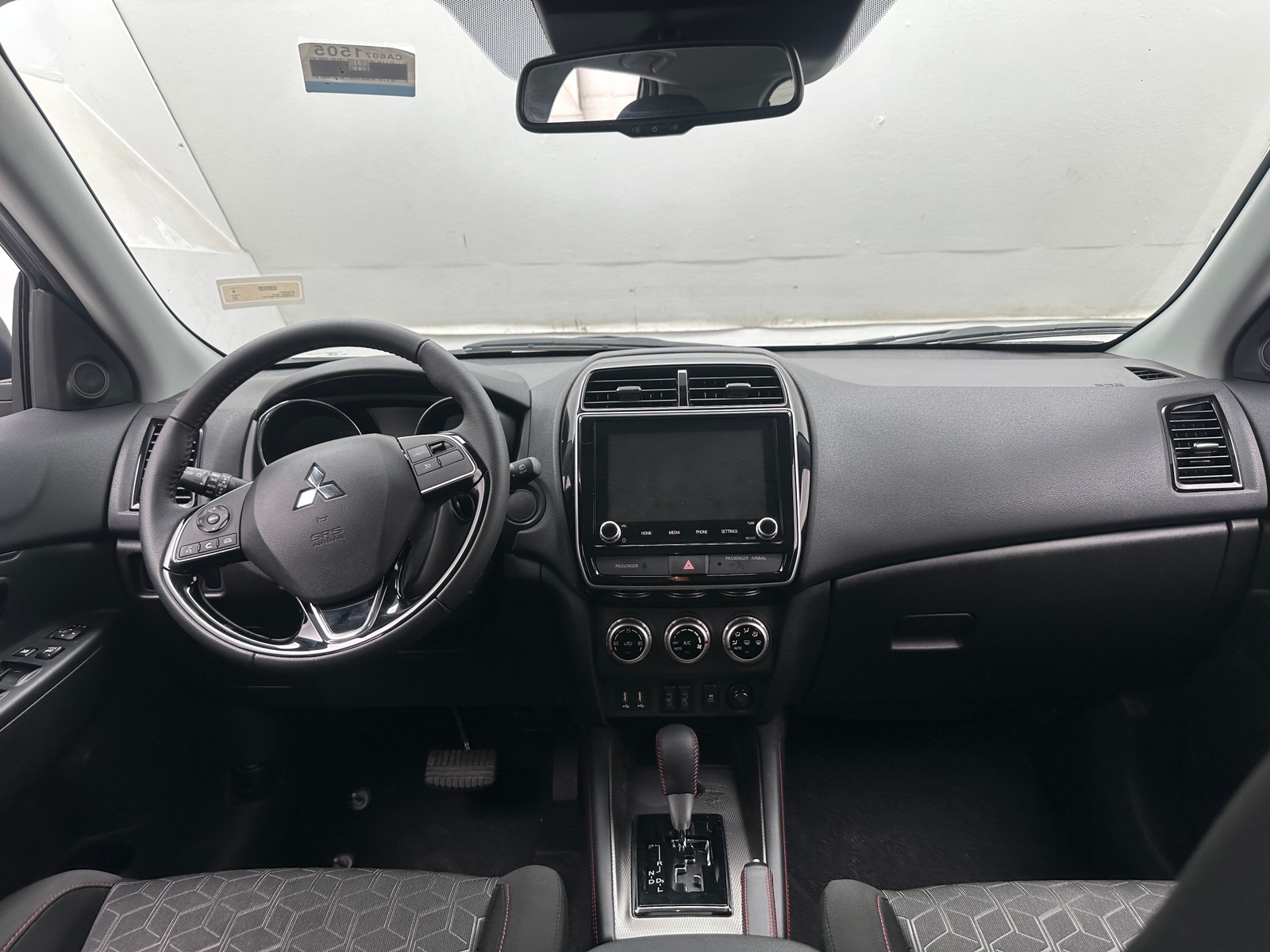 Thumbnail: 2023 Mitsubishi Outlander Sport - 3