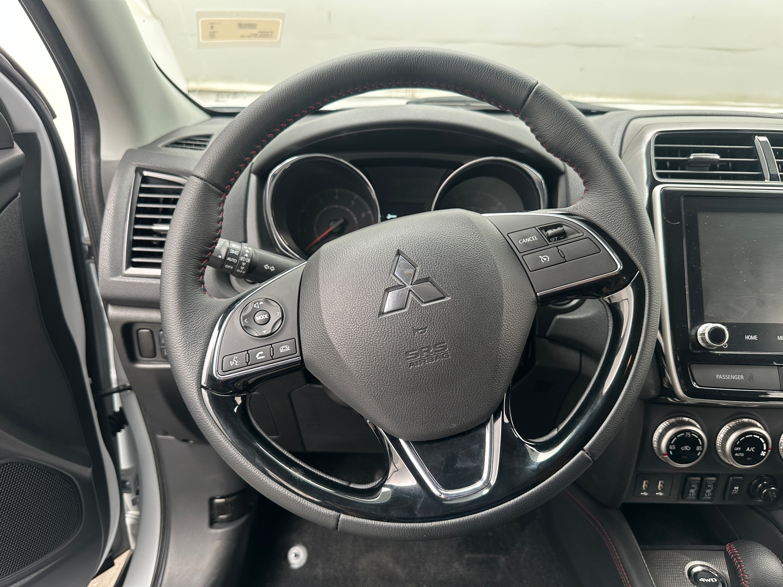 Thumbnail: 2023 Mitsubishi Outlander Sport - 5