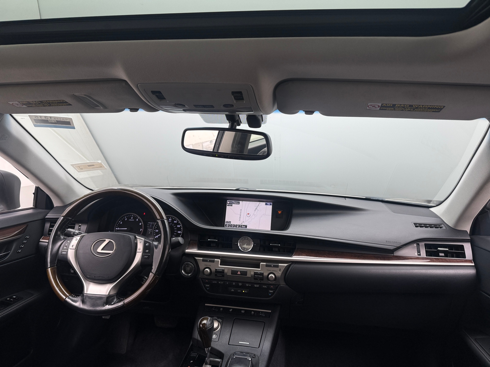 Thumbnail: 2015 Lexus ES - 3