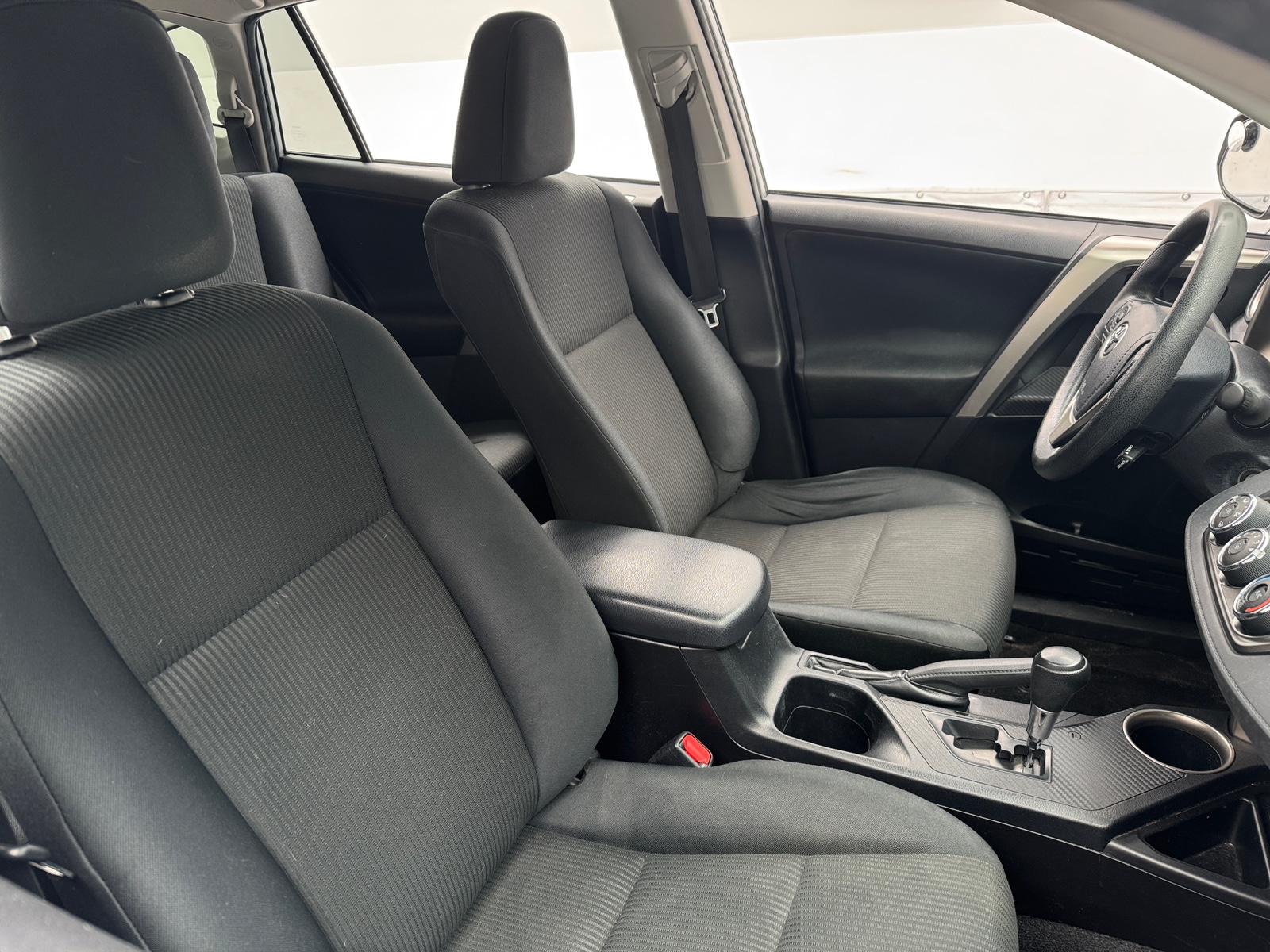 Thumbnail: 2015 Toyota RAV4 - 2