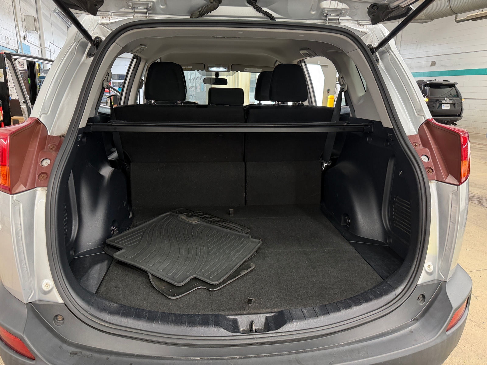 Thumbnail: 2015 Toyota RAV4 - 7