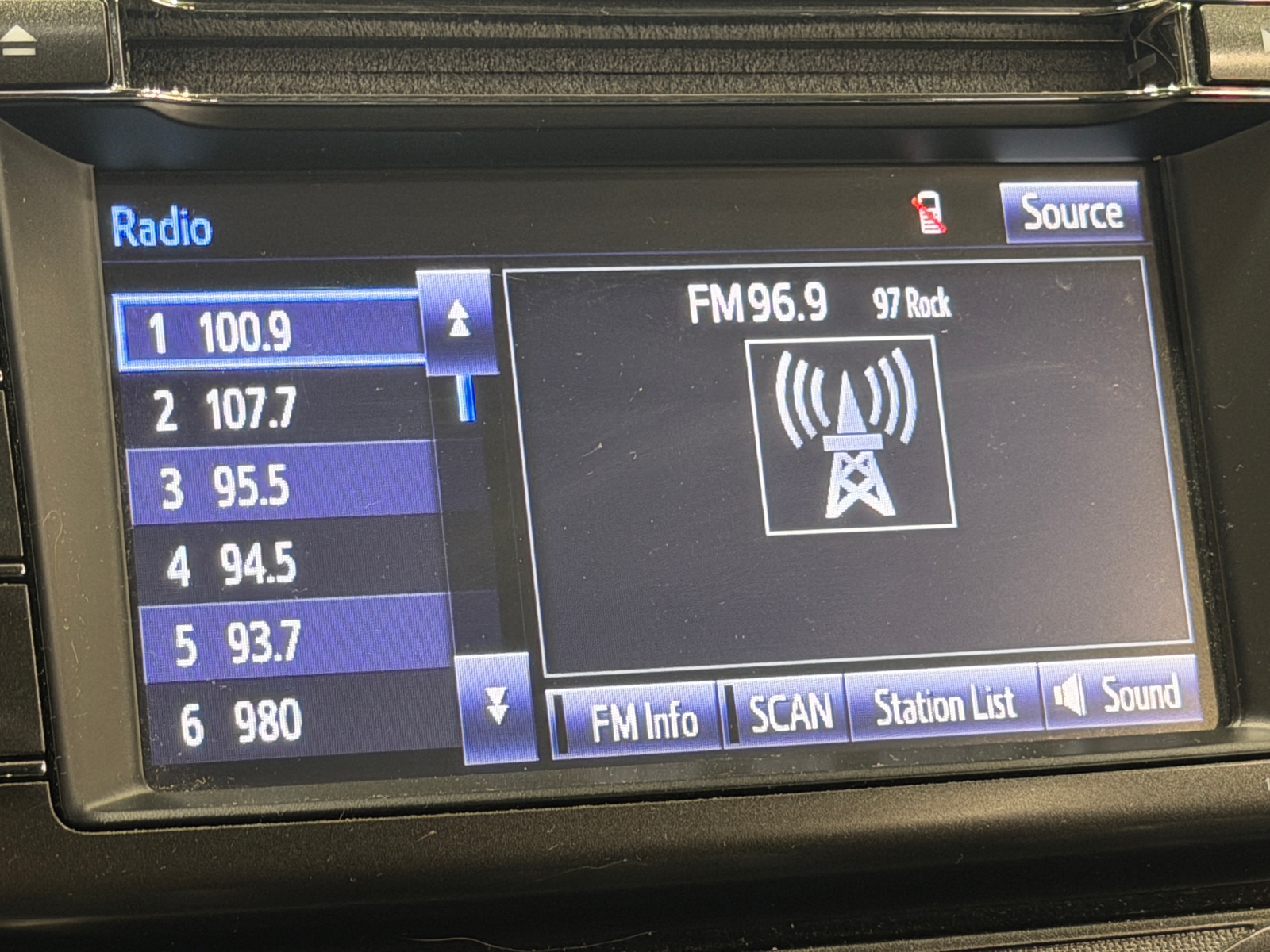 Thumbnail: 2015 Toyota RAV4 - 4