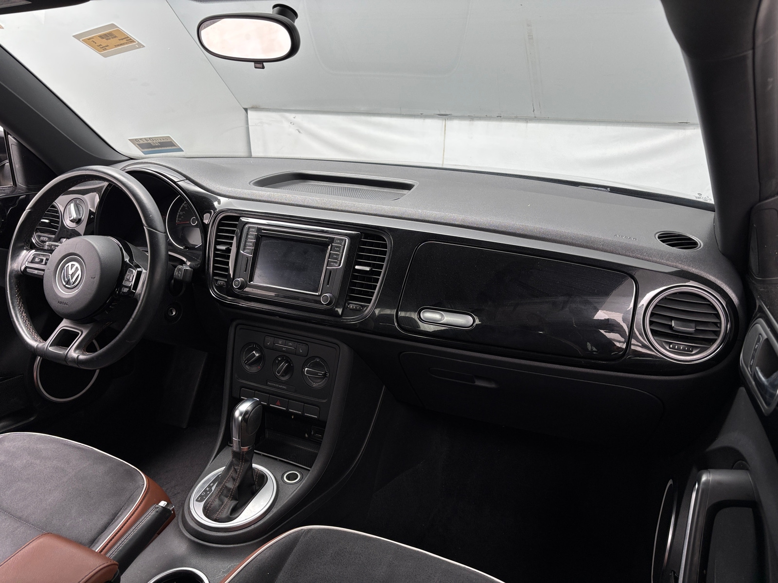 Thumbnail: 2016 Volkswagen Beetle - 3