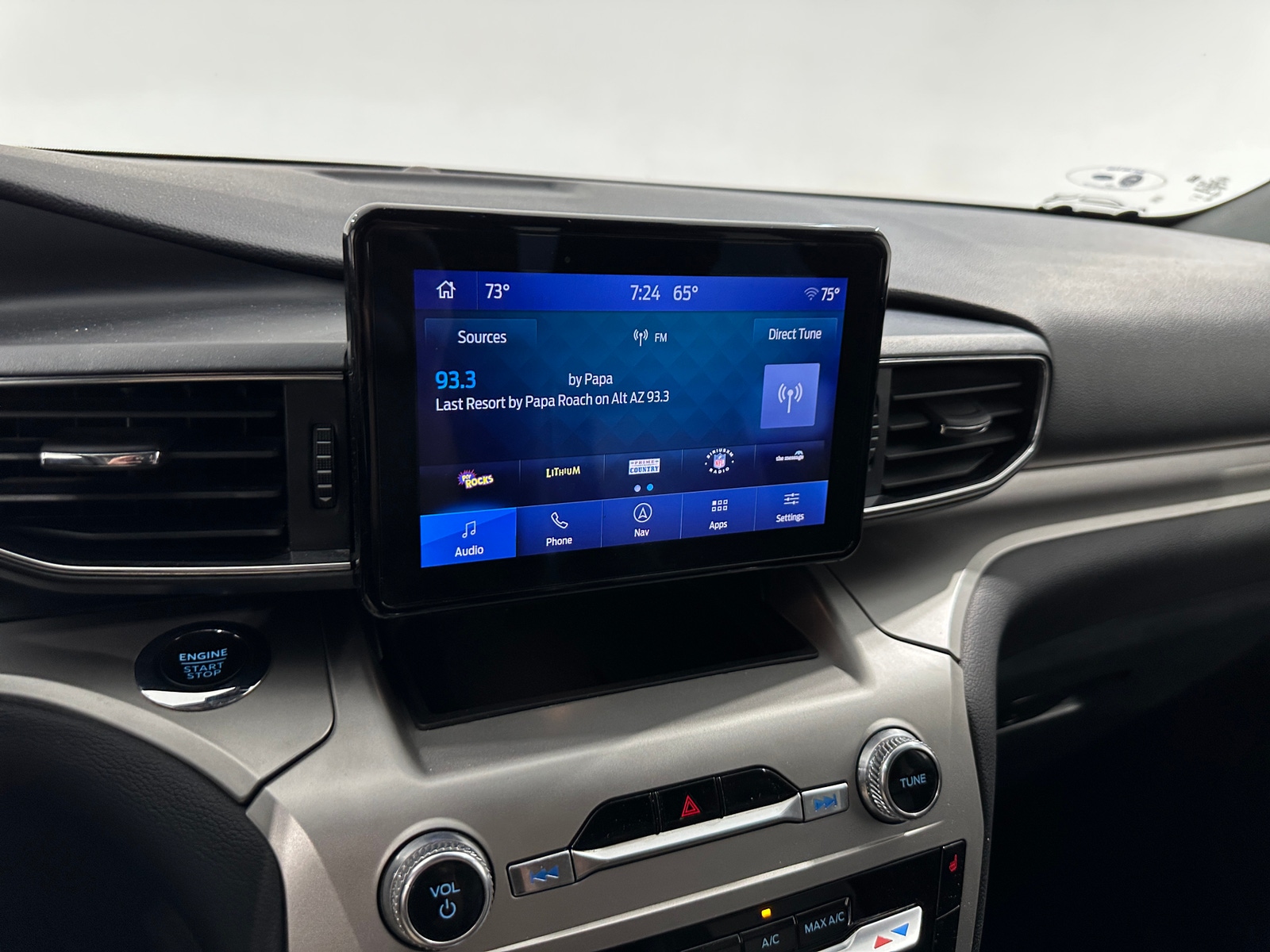 Thumbnail: 2022 Ford Explorer - 3